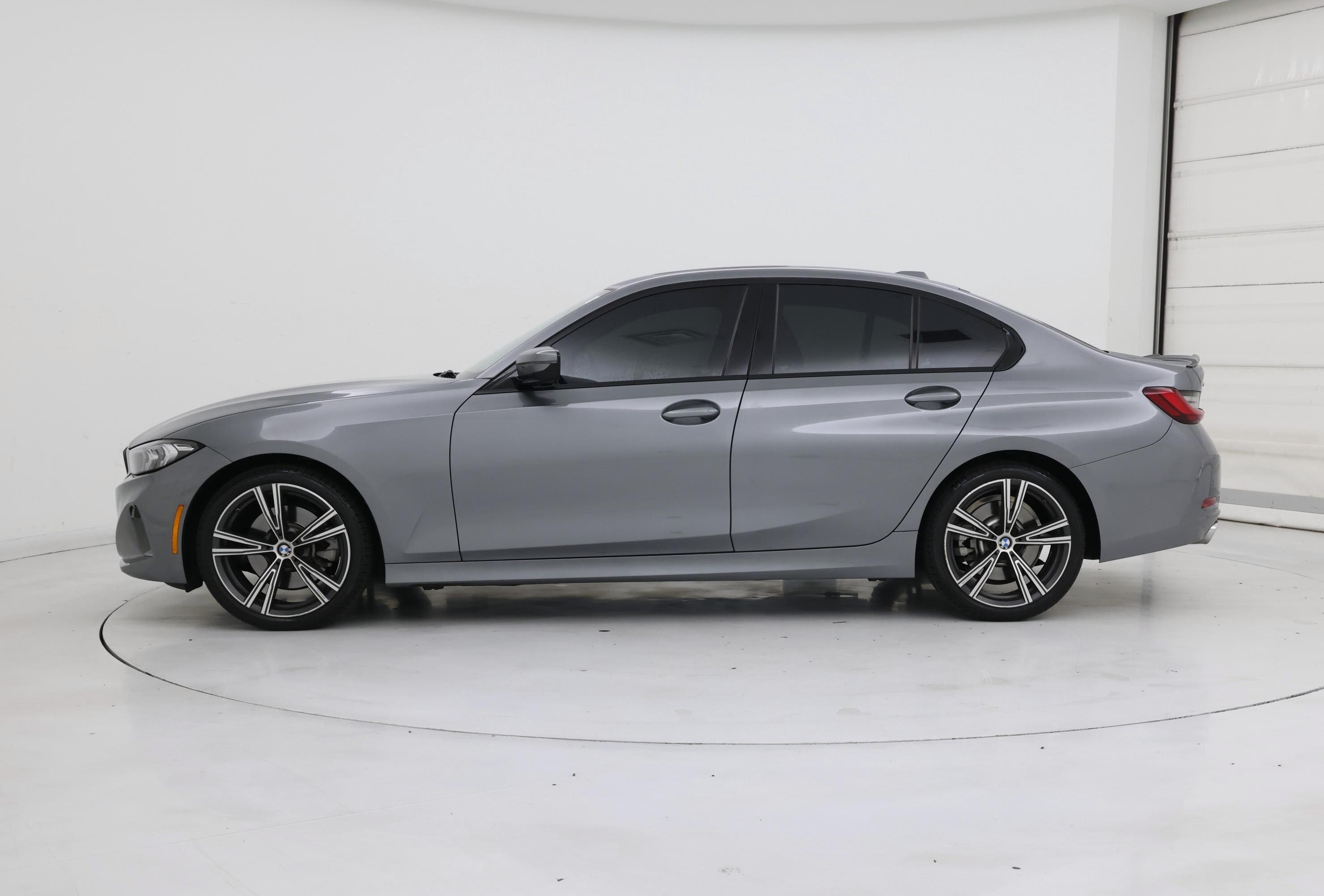 Thumbnail: 2023 BMW 3 Series - 3
