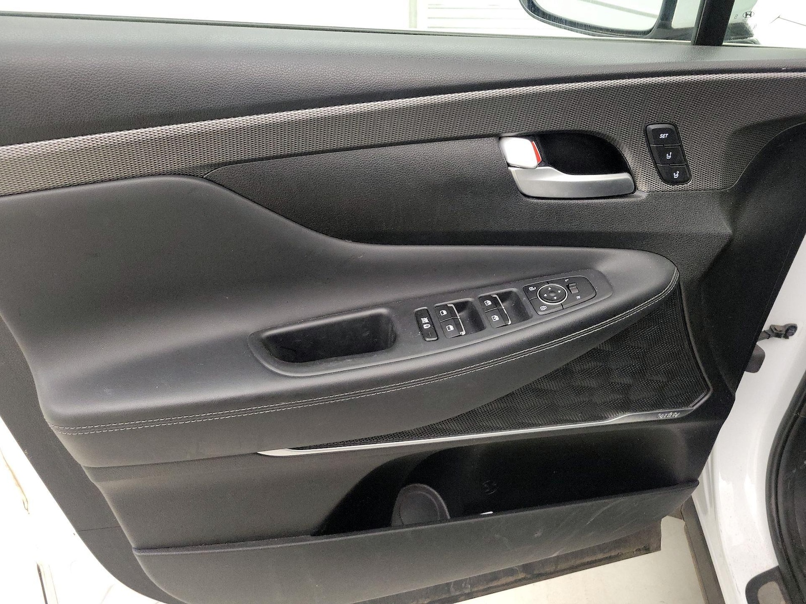 2020 Hyundai Santa Fe Limited - Photo 13