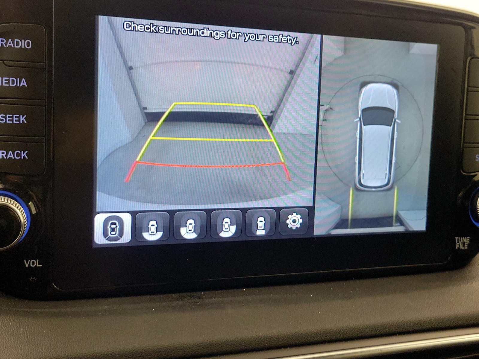 2020 Hyundai Santa Fe Limited - Photo 16