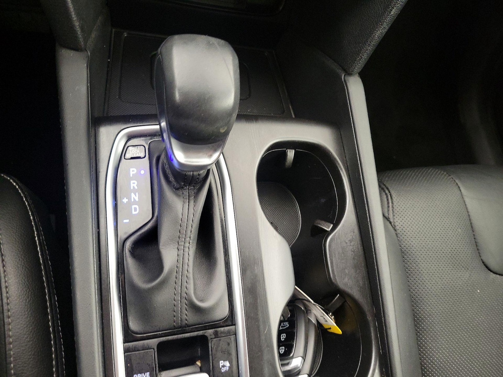 2020 Hyundai Santa Fe Limited - Photo 19
