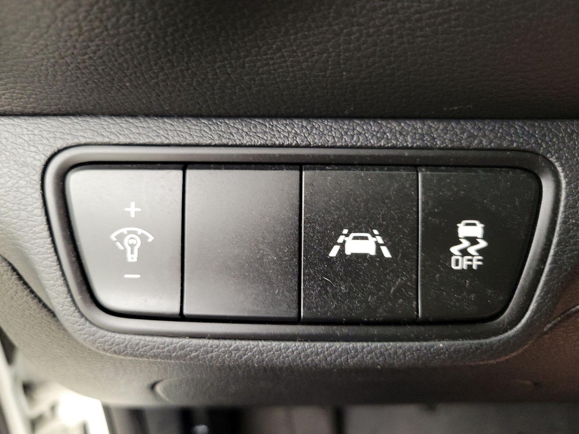Thumbnail: 2019 Kia Forte - 13