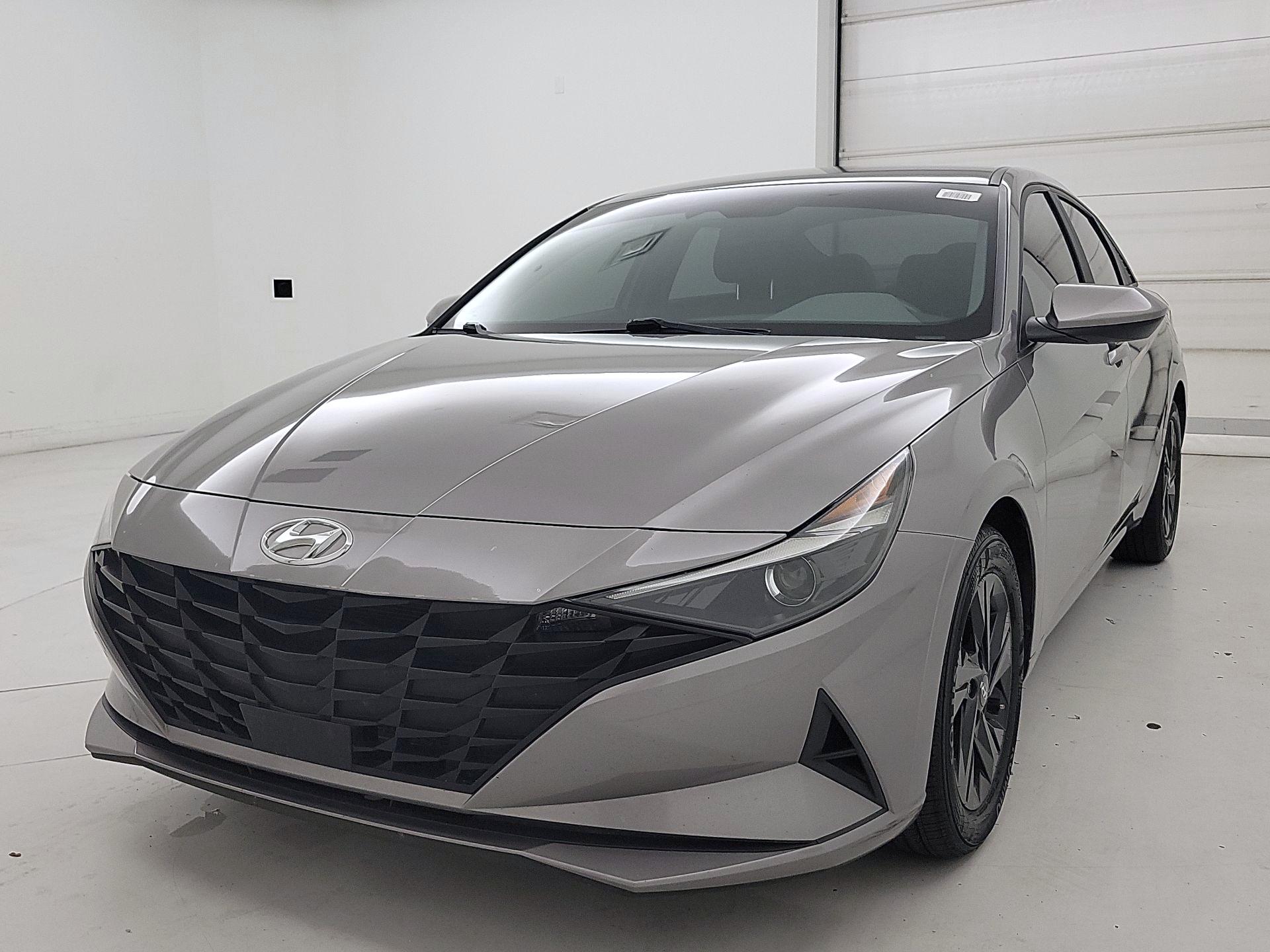 Thumbnail: 2022 Hyundai Elantra - 3