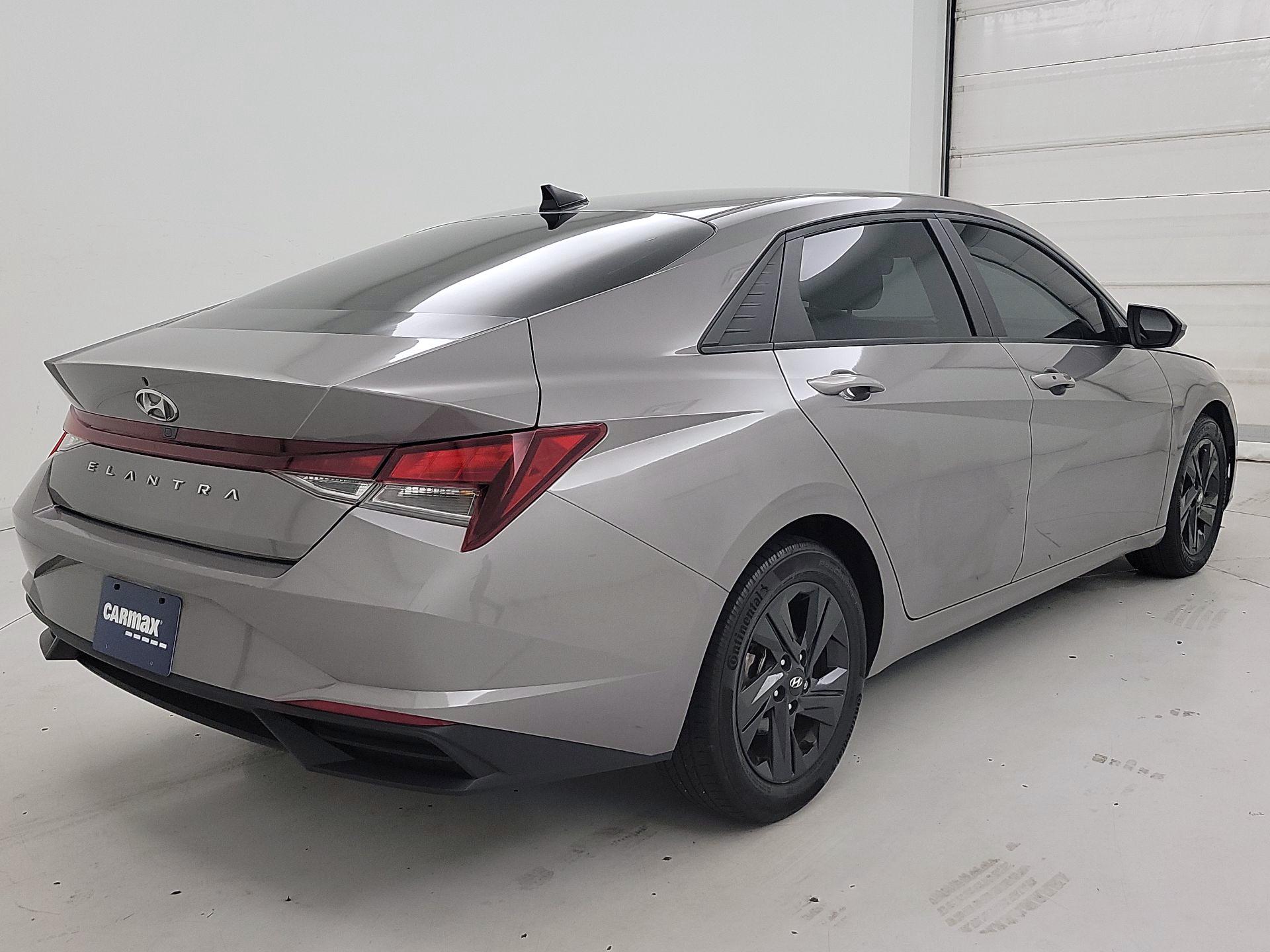 Thumbnail: 2022 Hyundai Elantra - 5