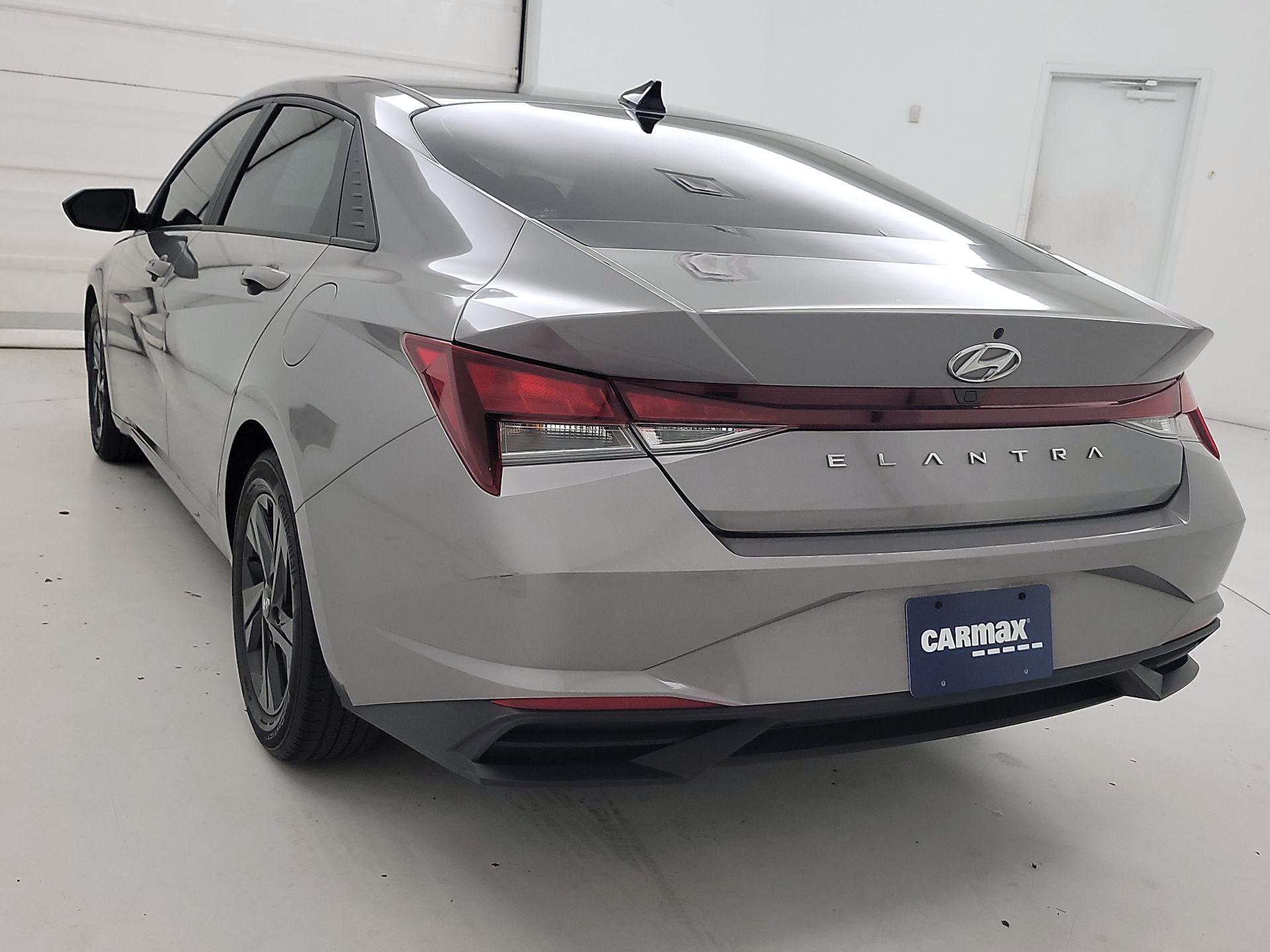 Thumbnail: 2022 Hyundai Elantra - 7