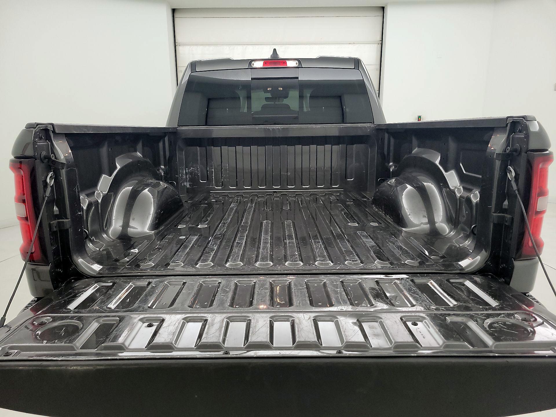 Thumbnail: 2025 RAM 1500 - 18