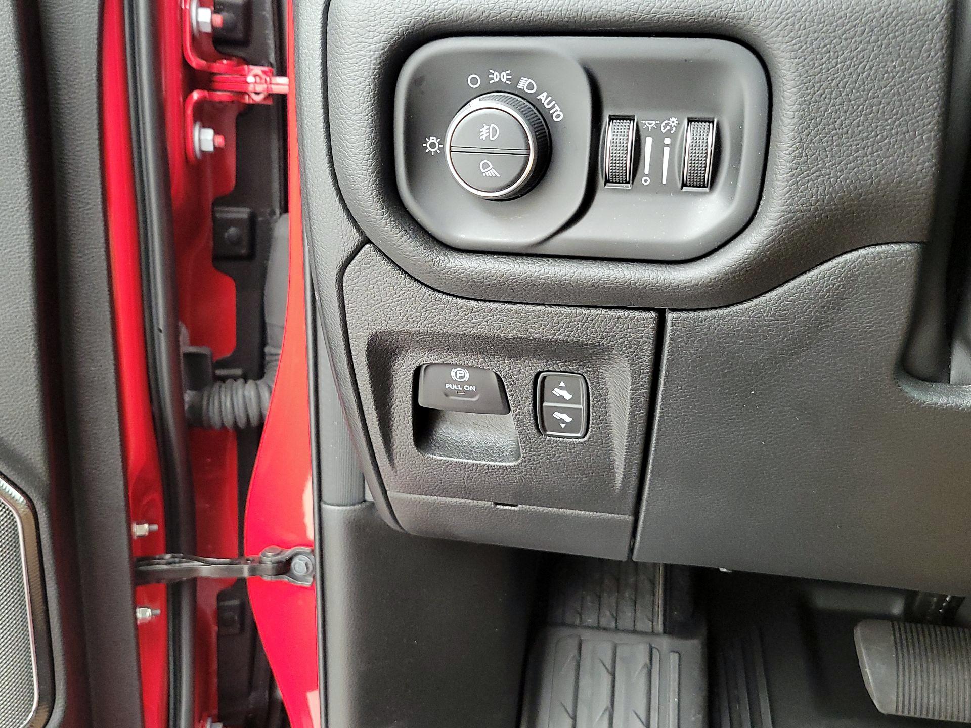 Thumbnail: 2025 RAM 1500 - 13