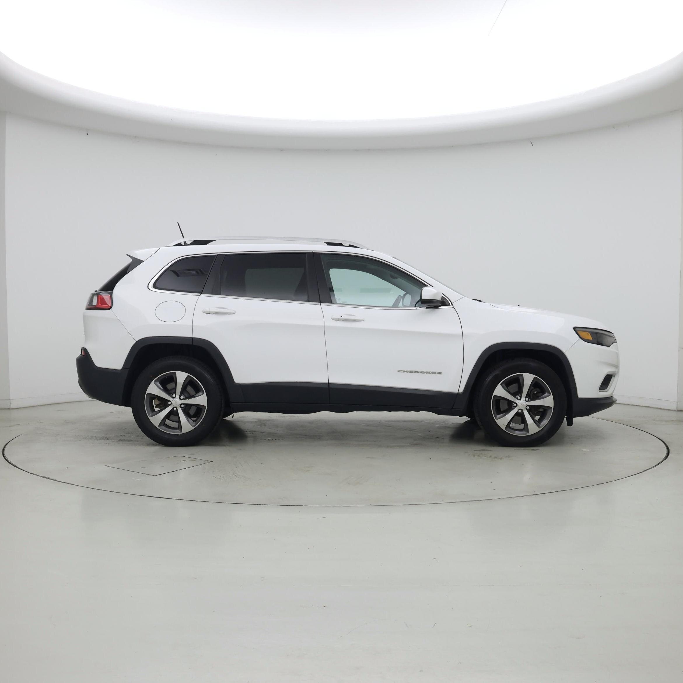 Thumbnail: 2019 Jeep Cherokee - 7