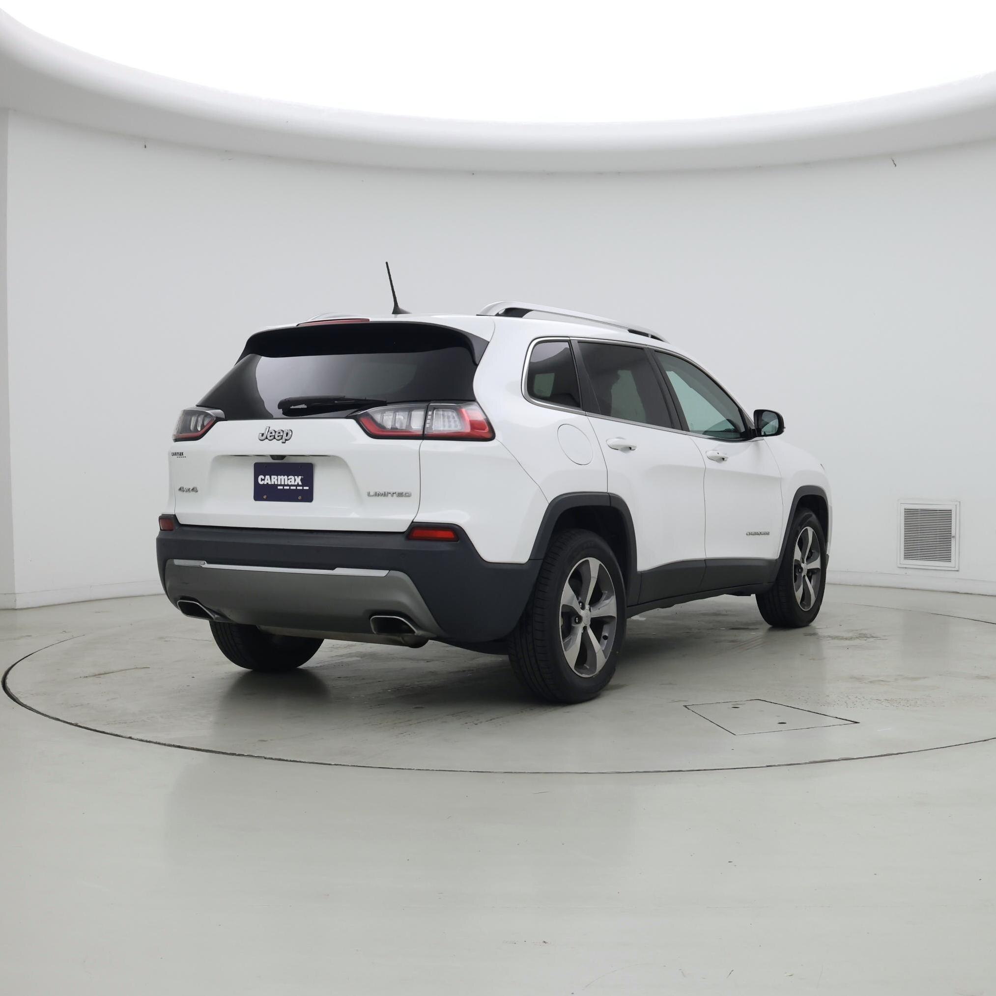 Thumbnail: 2019 Jeep Cherokee - 8