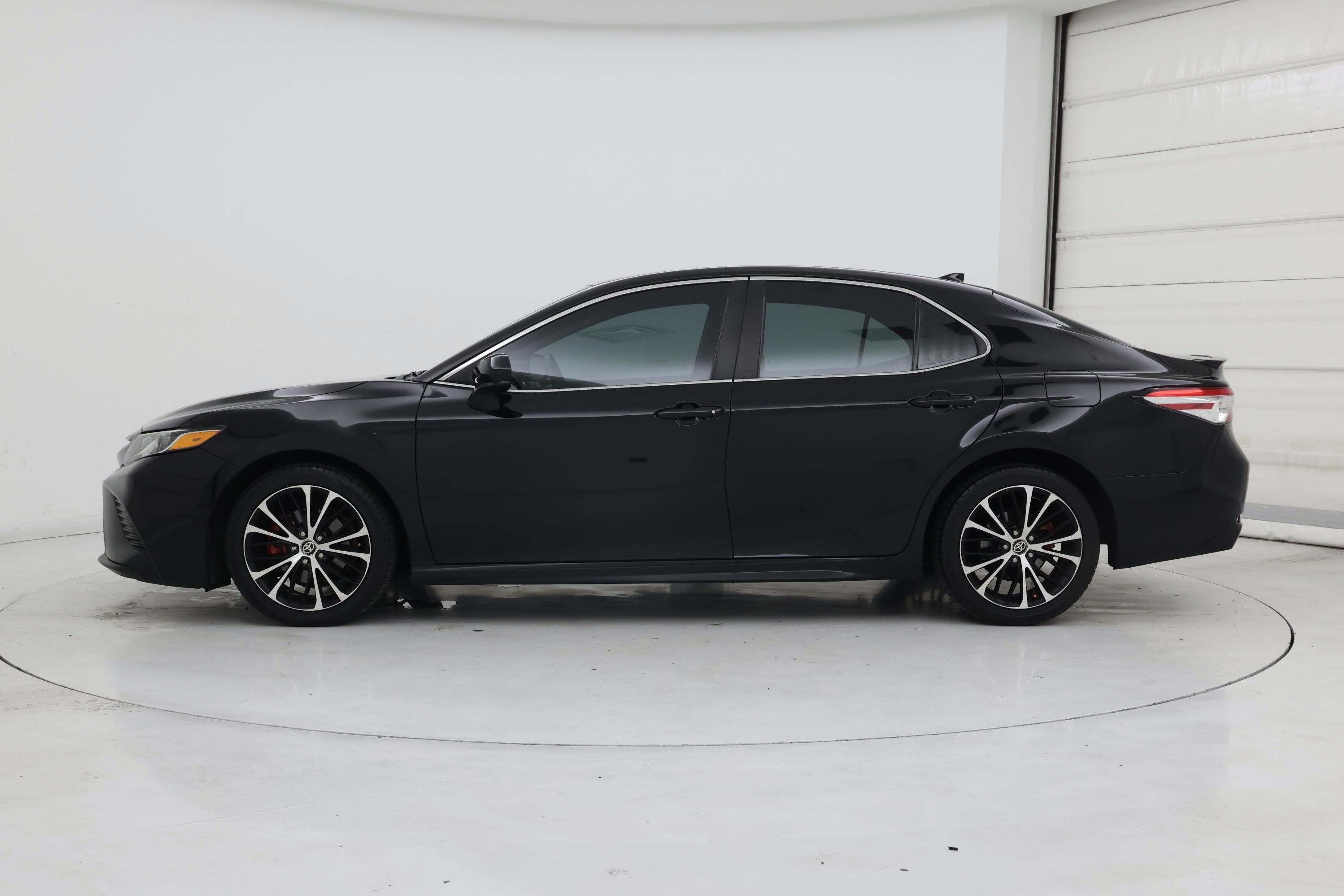 Thumbnail: 2020 Toyota Camry - 3