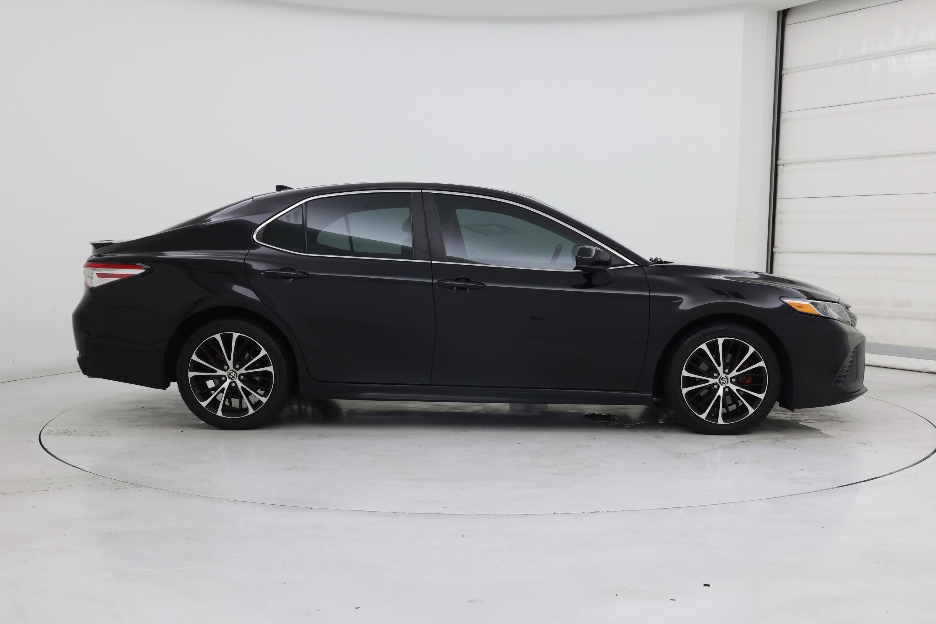 Thumbnail: 2020 Toyota Camry - 7