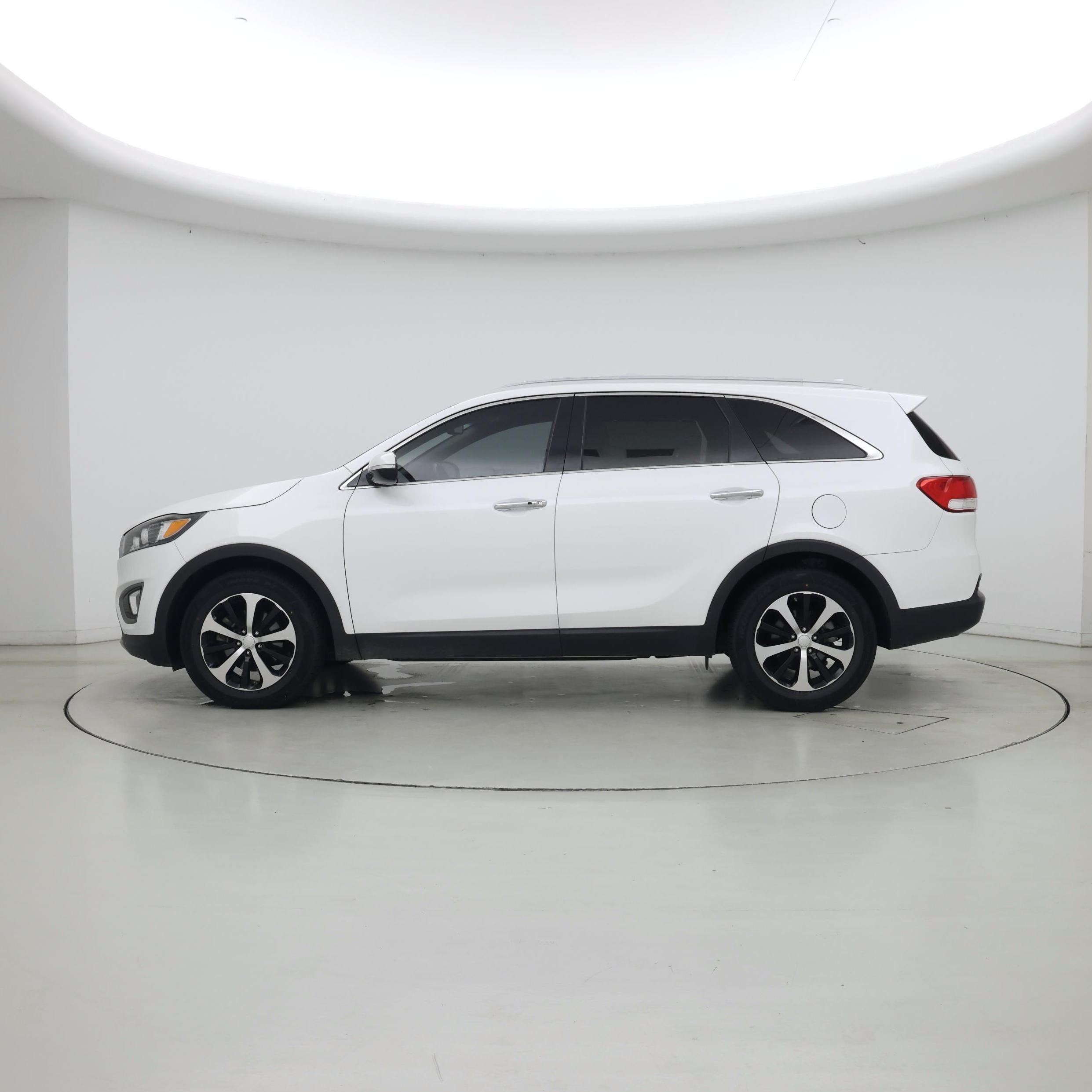 Thumbnail: 2016 Kia Sorento - 3