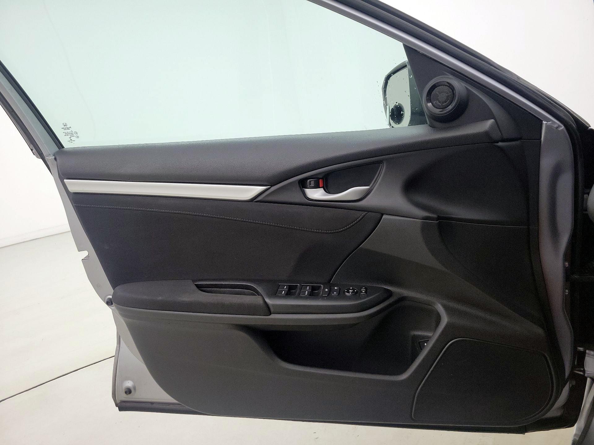 Thumbnail: 2017 Honda Civic - 12