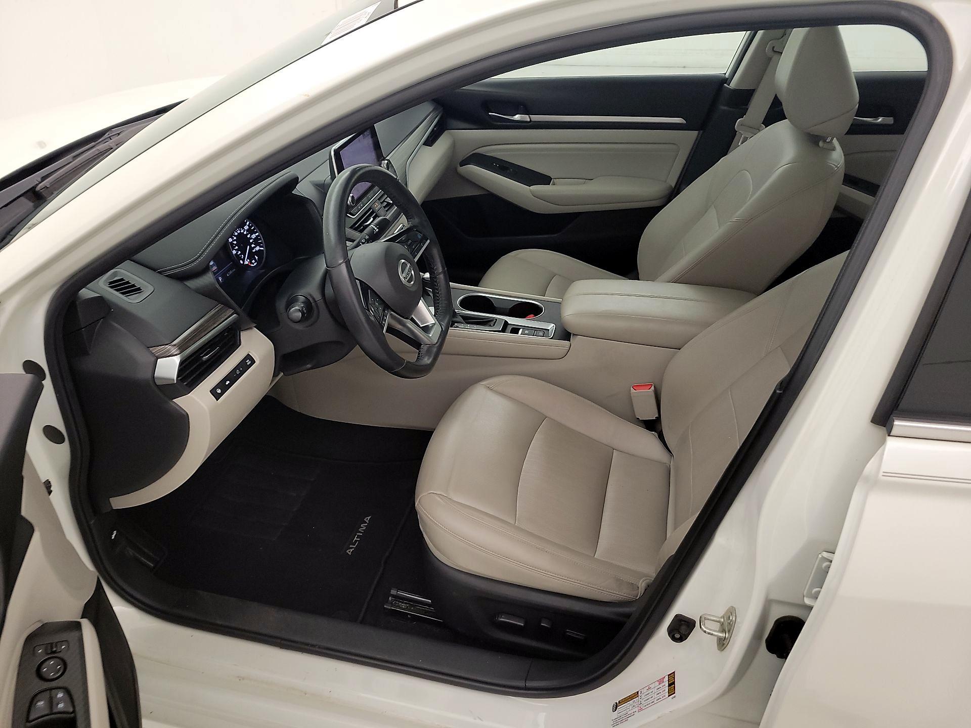 Thumbnail: 2019 Nissan Altima - 9