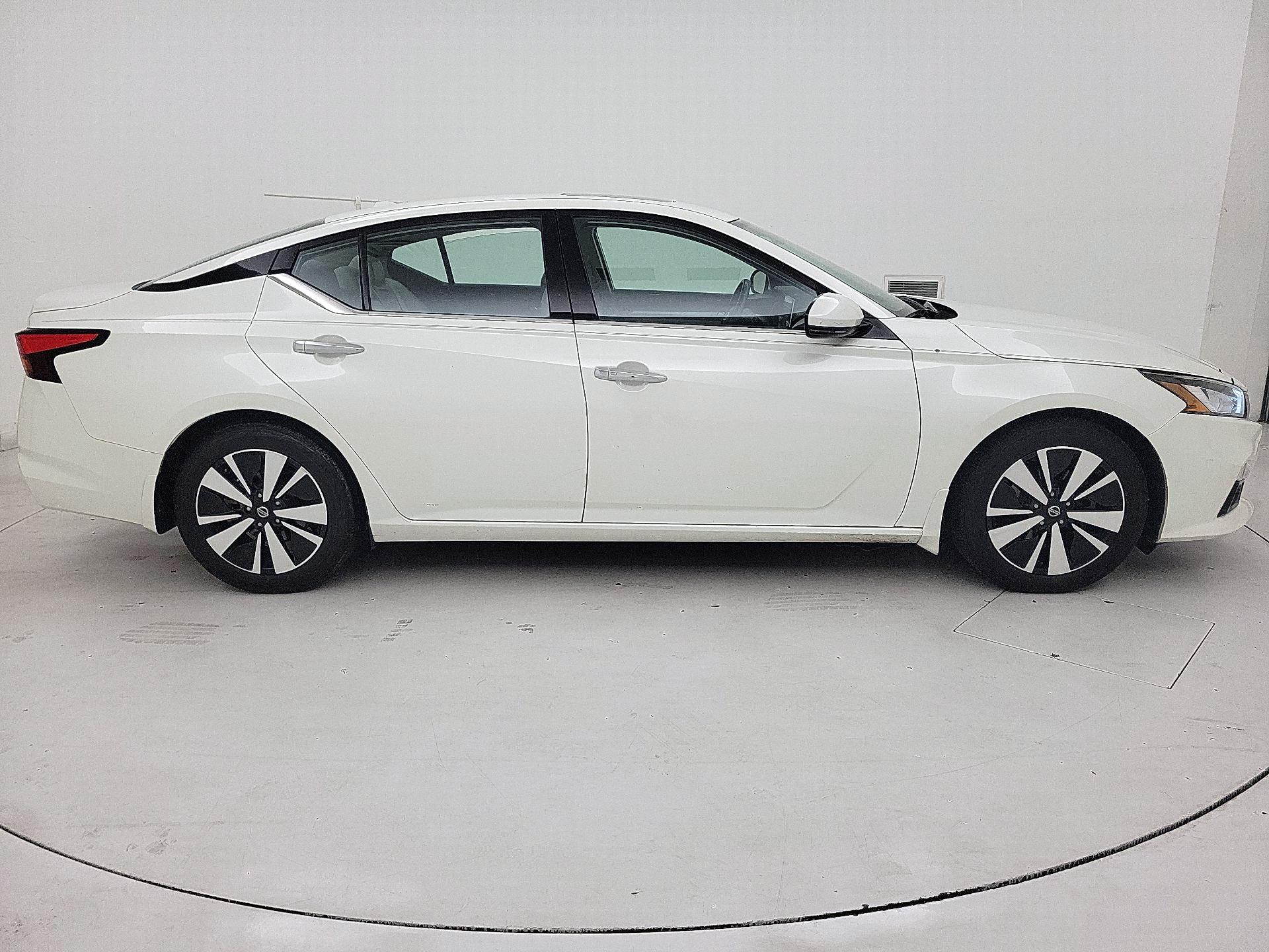 Thumbnail: 2019 Nissan Altima - 4