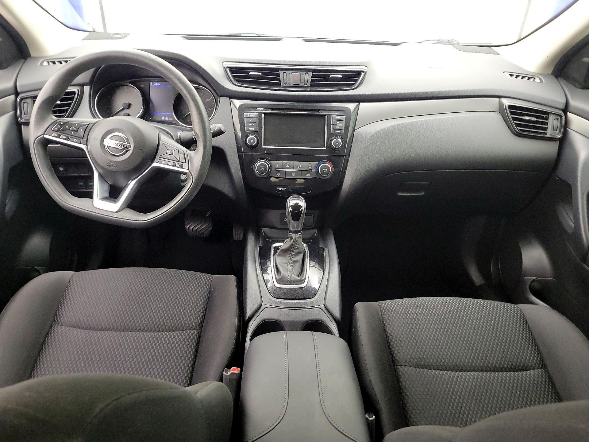 Thumbnail: 2020 Nissan Rogue Sport - 9