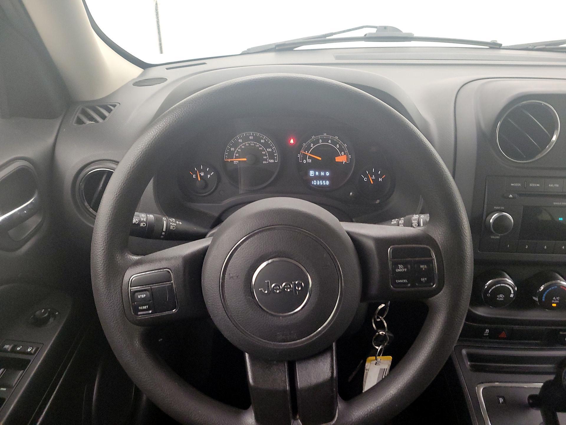 Thumbnail: 2015 Jeep Patriot - 10