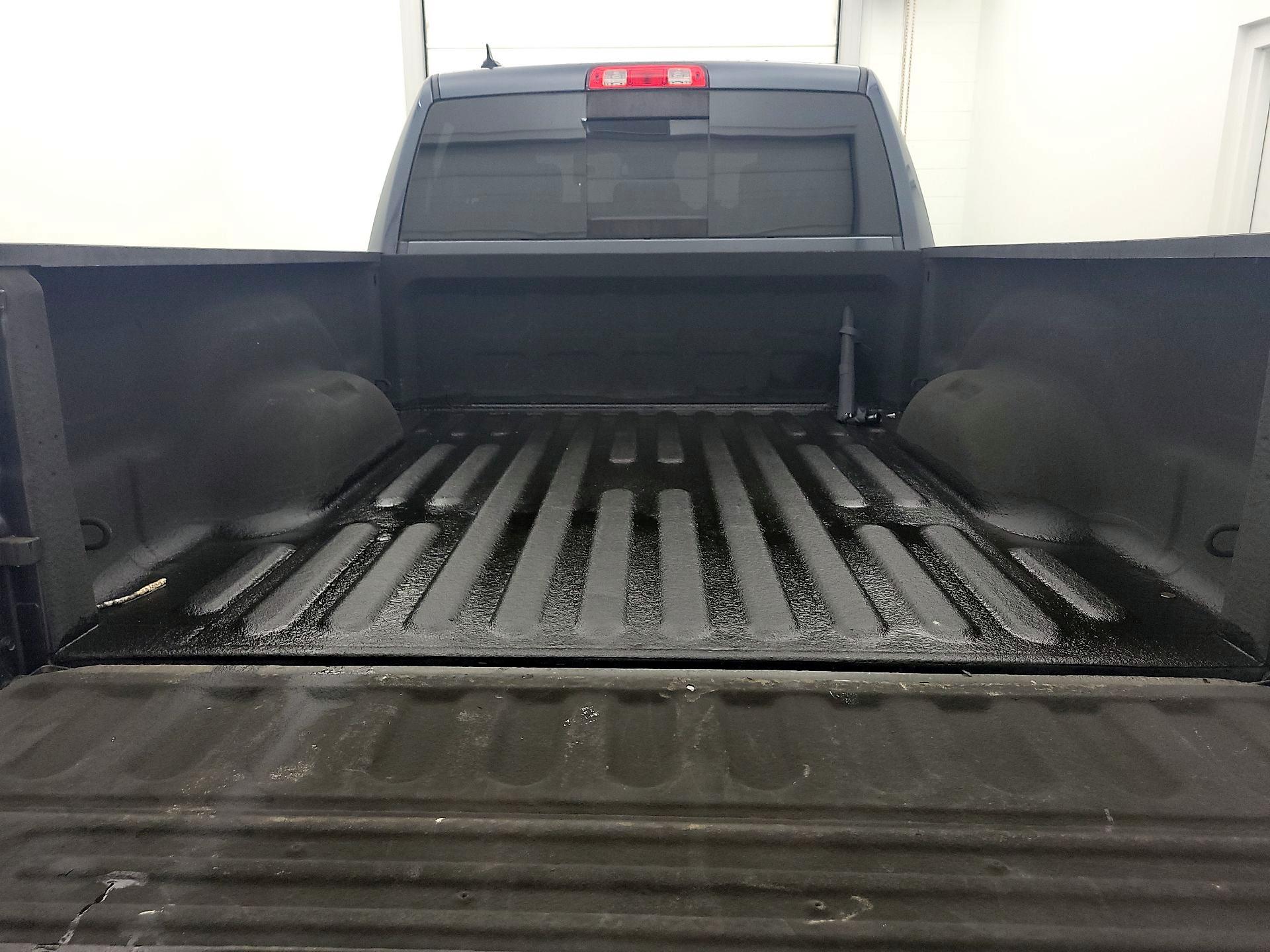 Thumbnail: 2019 RAM 1500 Classic - 19