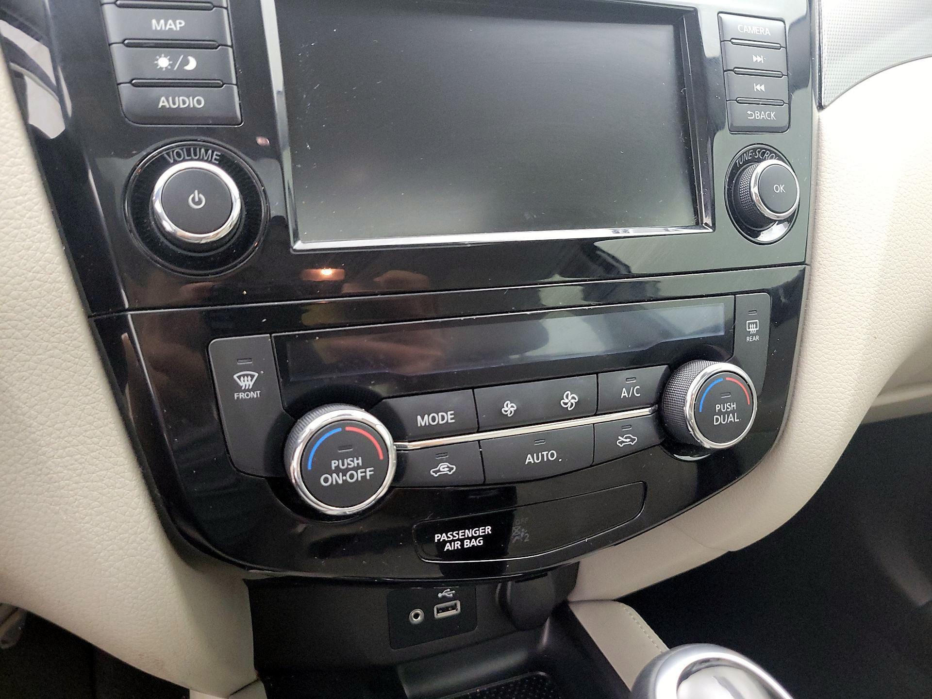 Thumbnail: 2020 Nissan Rogue Sport - 16