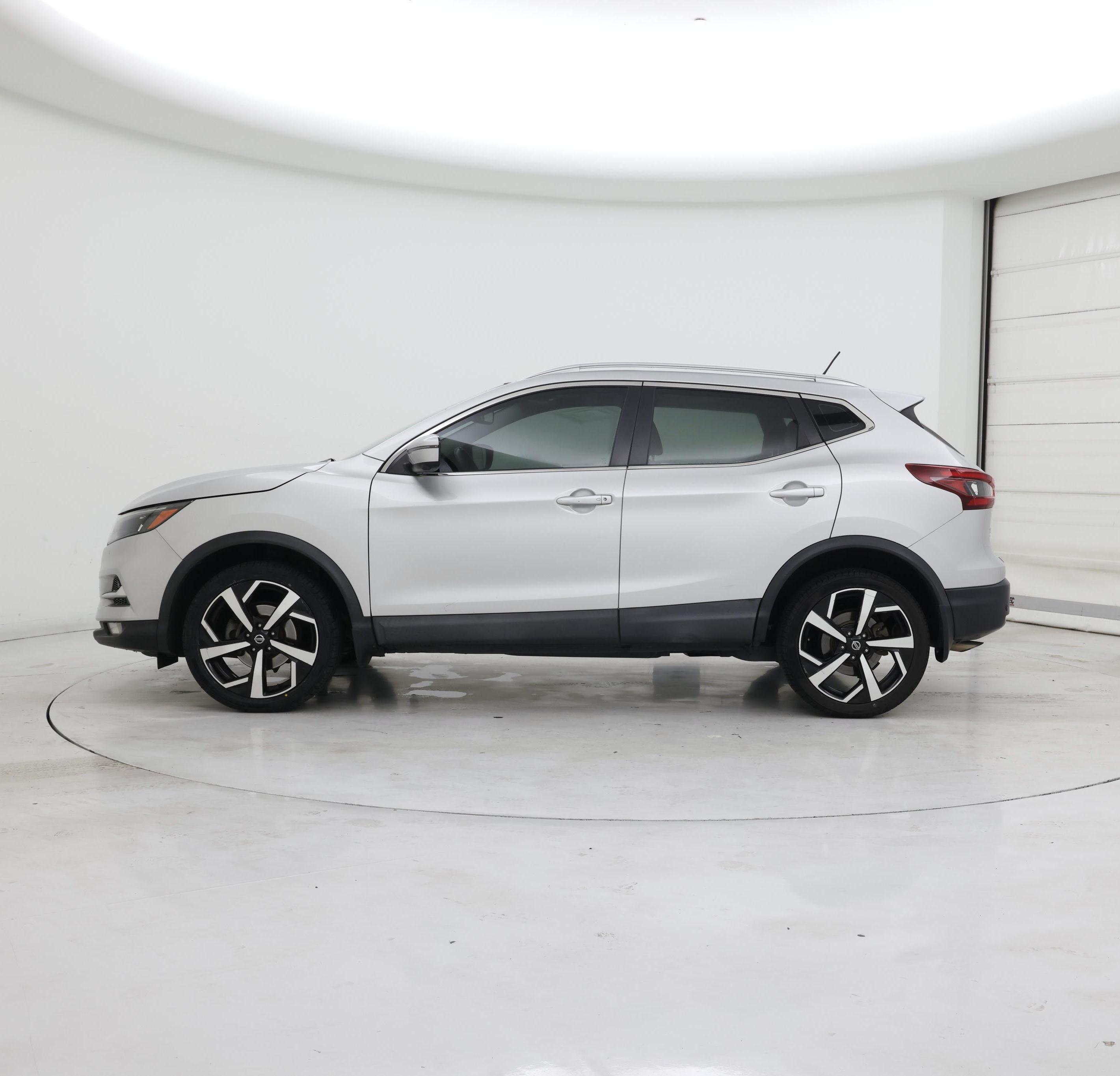 Thumbnail: 2020 Nissan Rogue Sport - 3