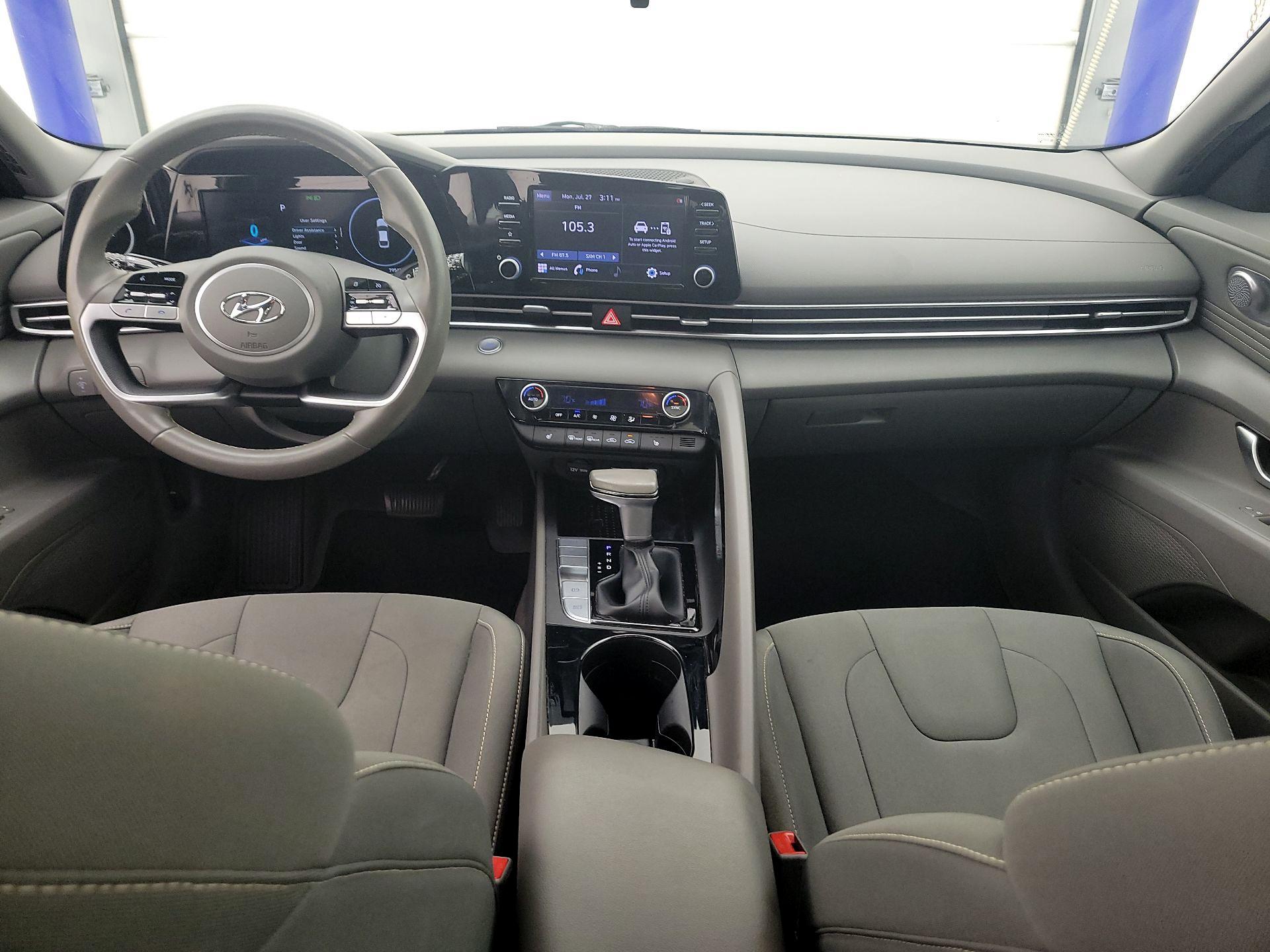 Thumbnail: 2022 Hyundai Elantra - 9