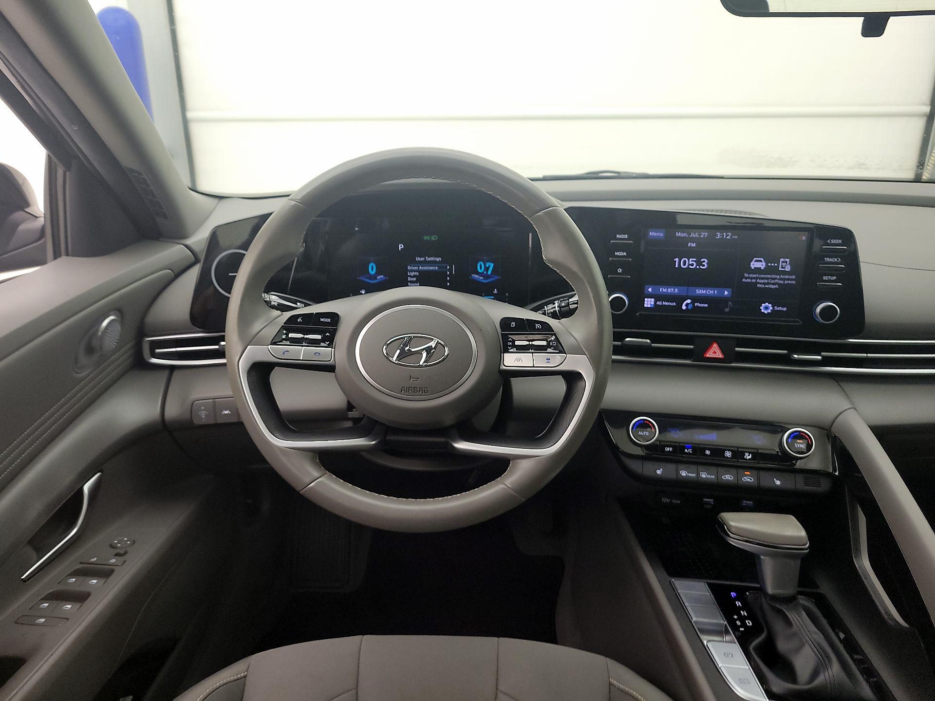 Thumbnail: 2022 Hyundai Elantra - 10