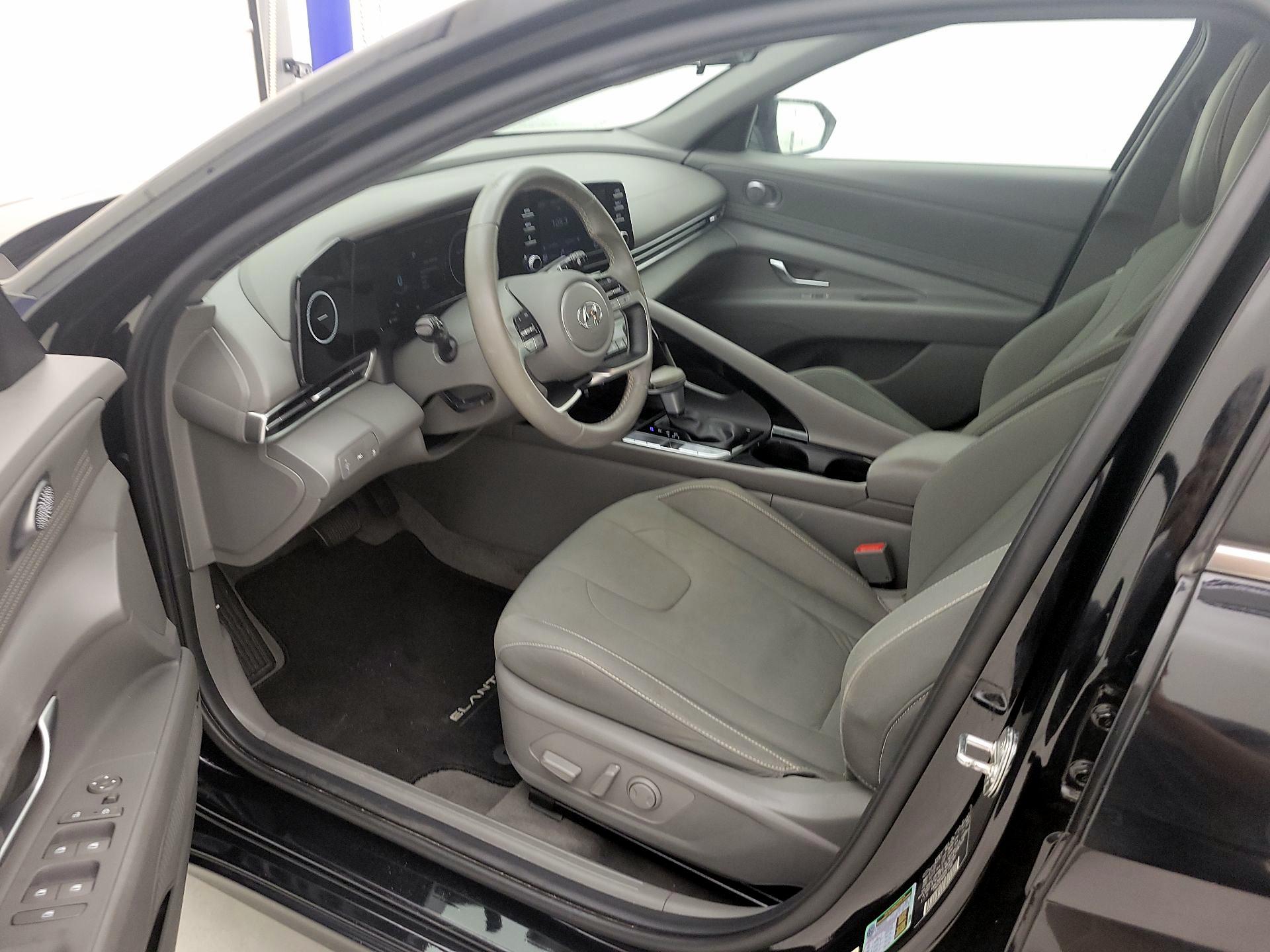 Thumbnail: 2022 Hyundai Elantra - 11