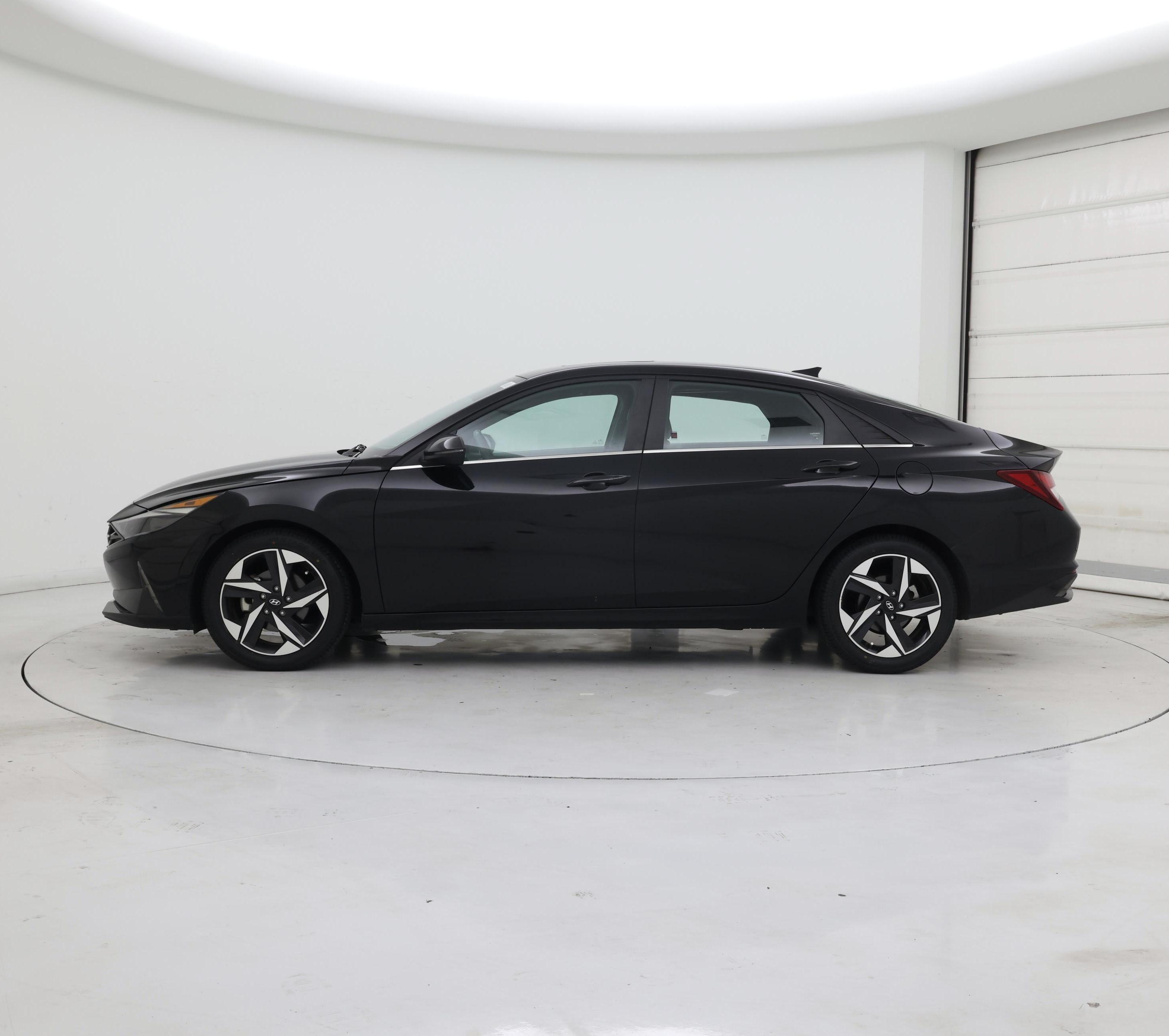 Thumbnail: 2022 Hyundai Elantra - 3