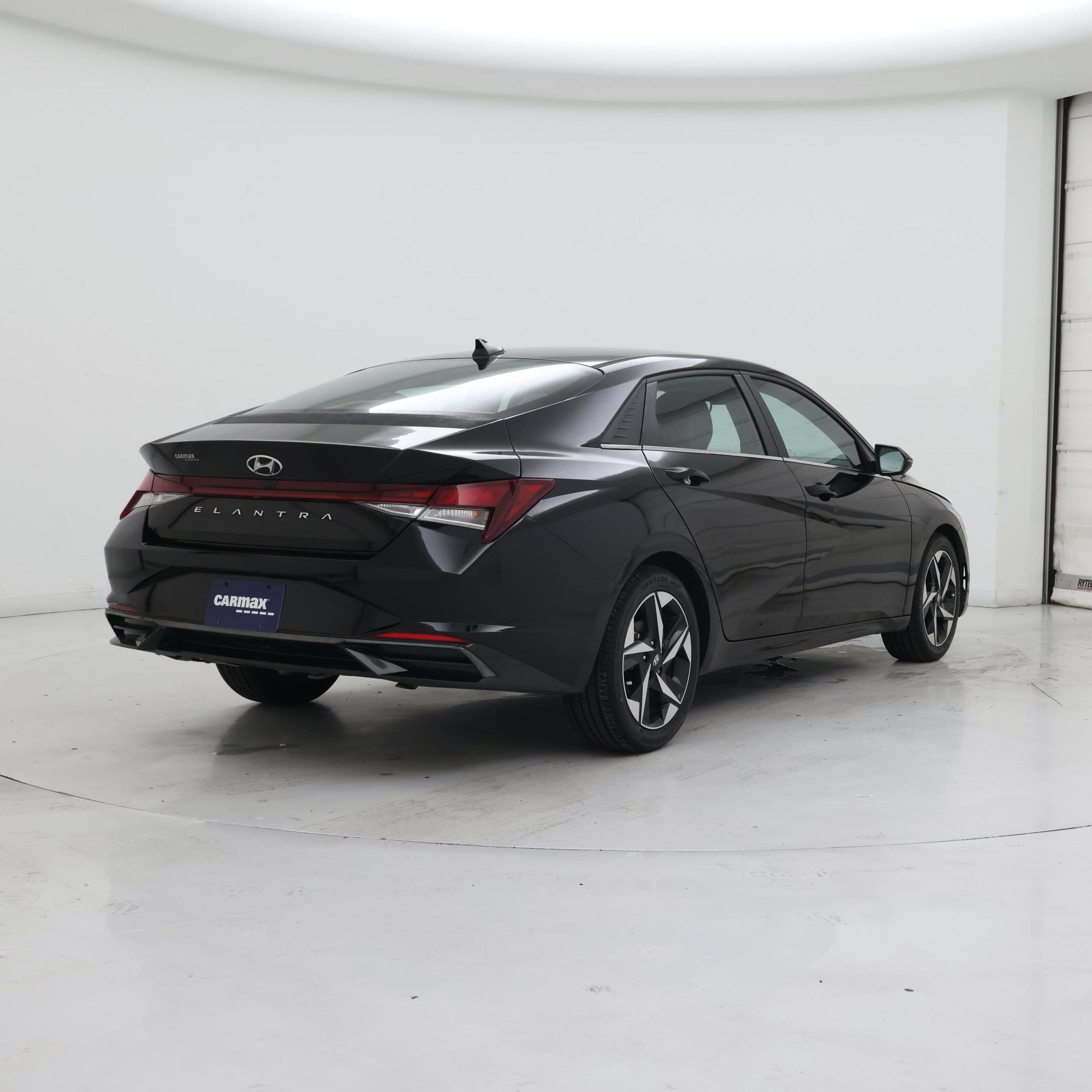Thumbnail: 2022 Hyundai Elantra - 8