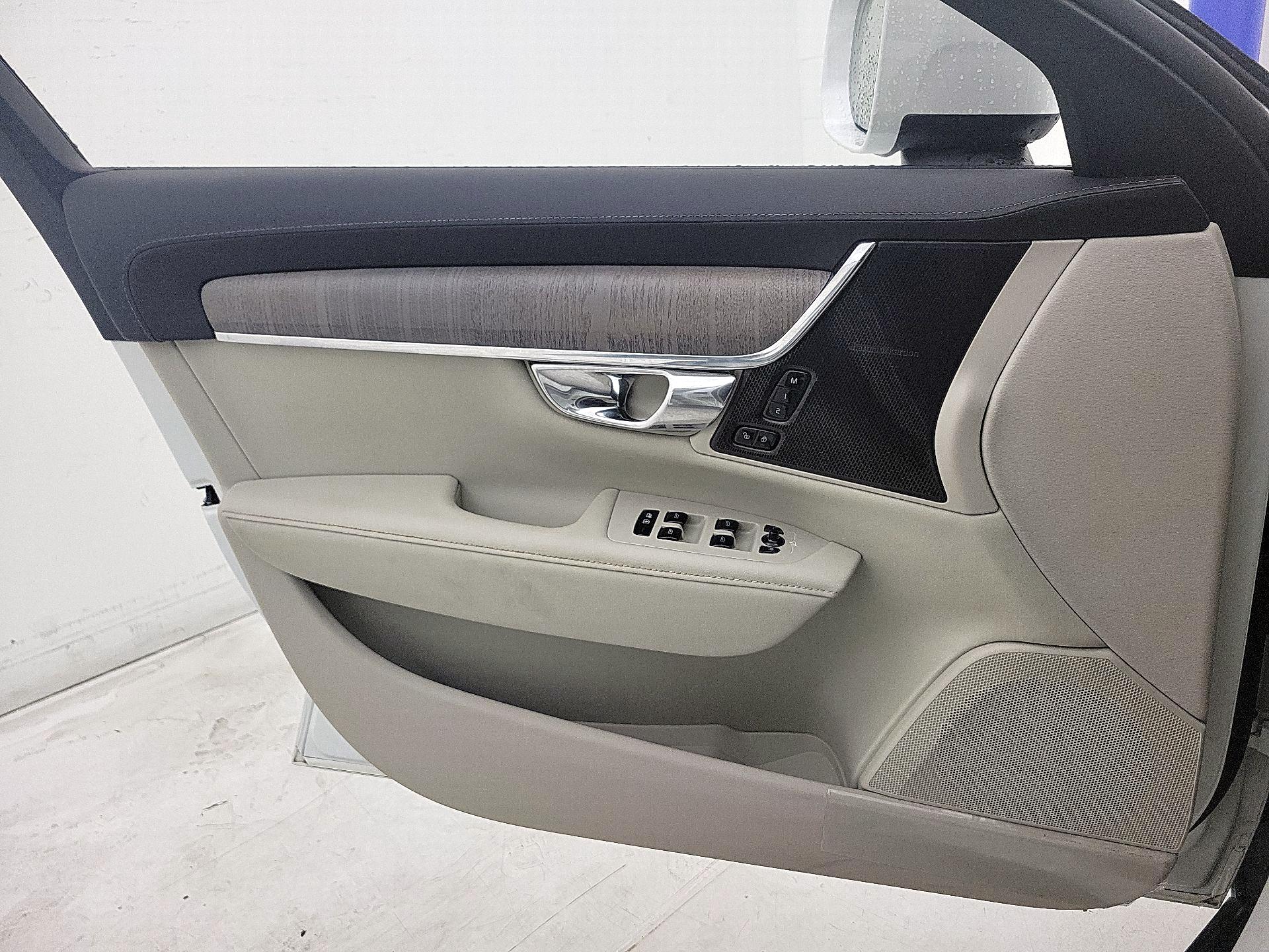 Thumbnail: 2025 Volvo S90 - 12