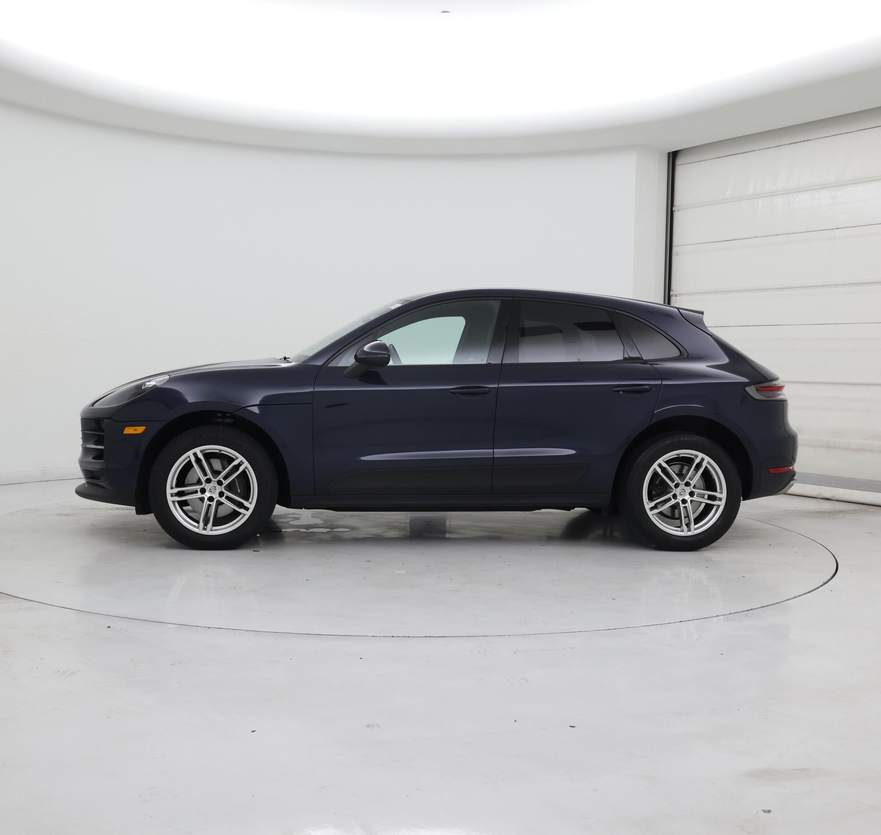Thumbnail: 2021 Porsche Macan - 3