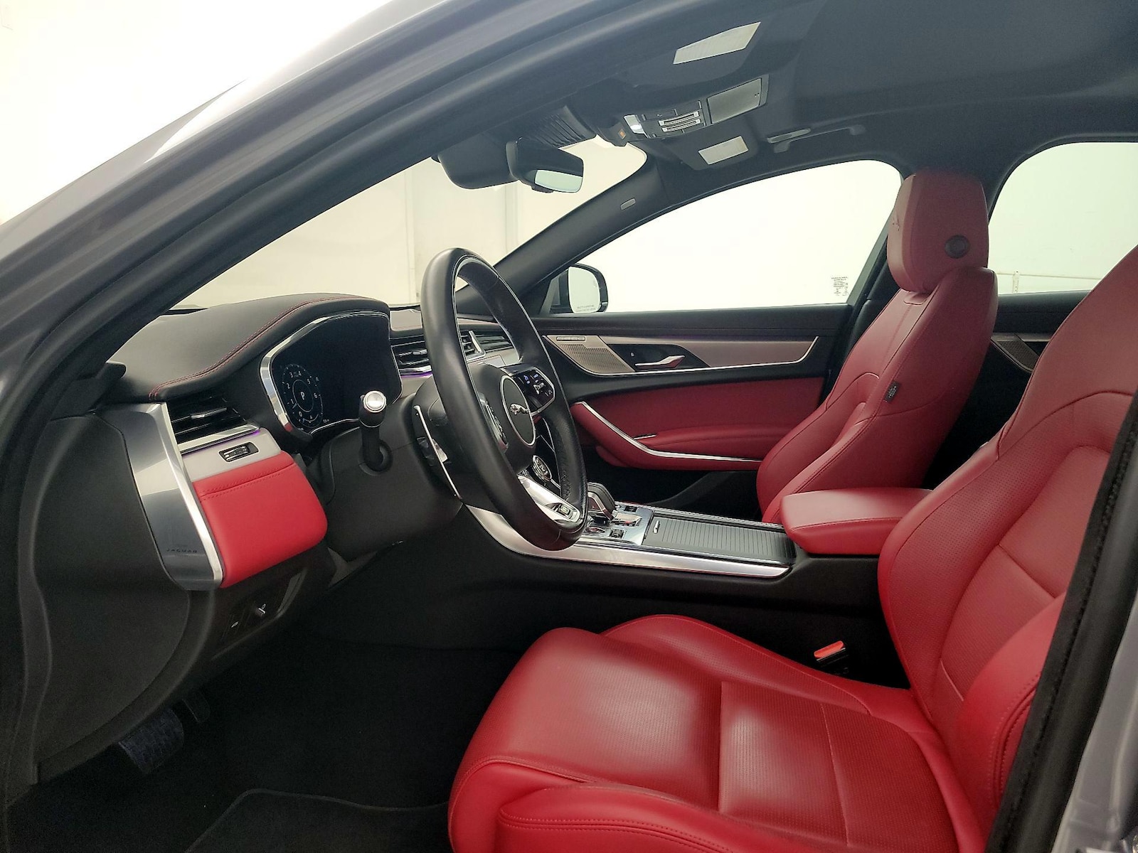 2021 Jaguar XF R-Dynamic SE - Photo 12