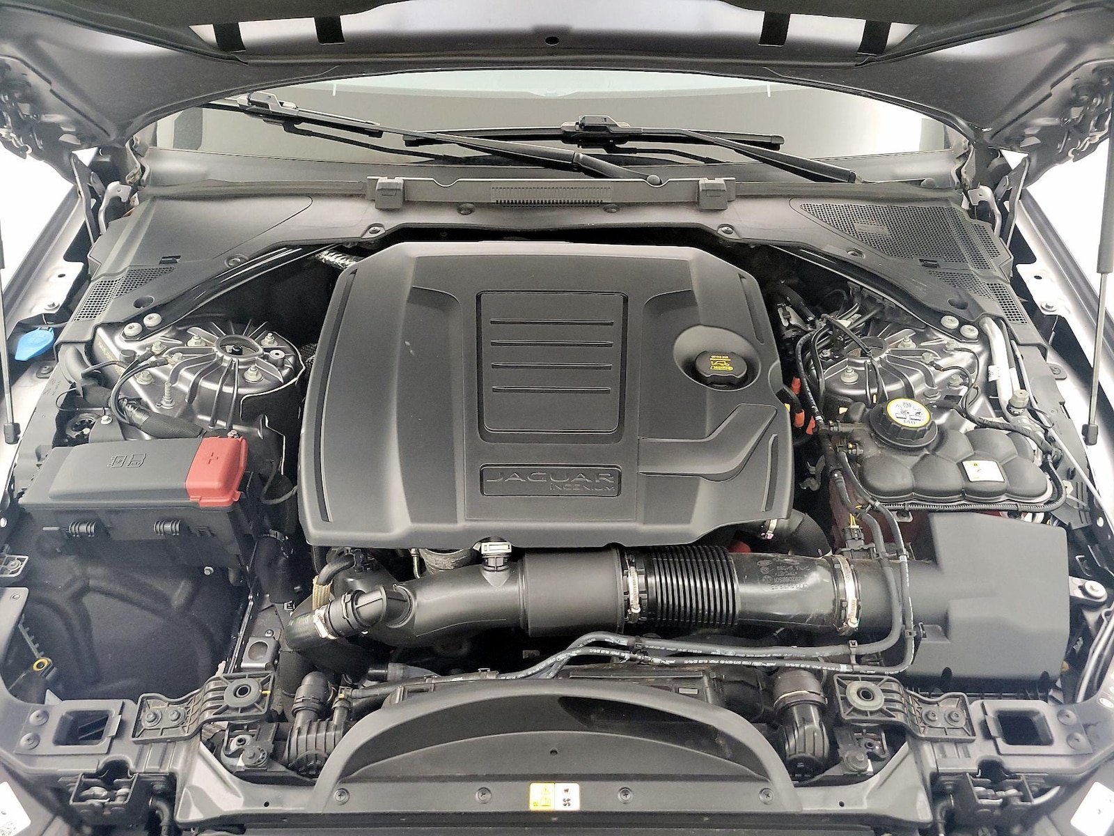 2021 Jaguar XF R-Dynamic SE - Photo 21