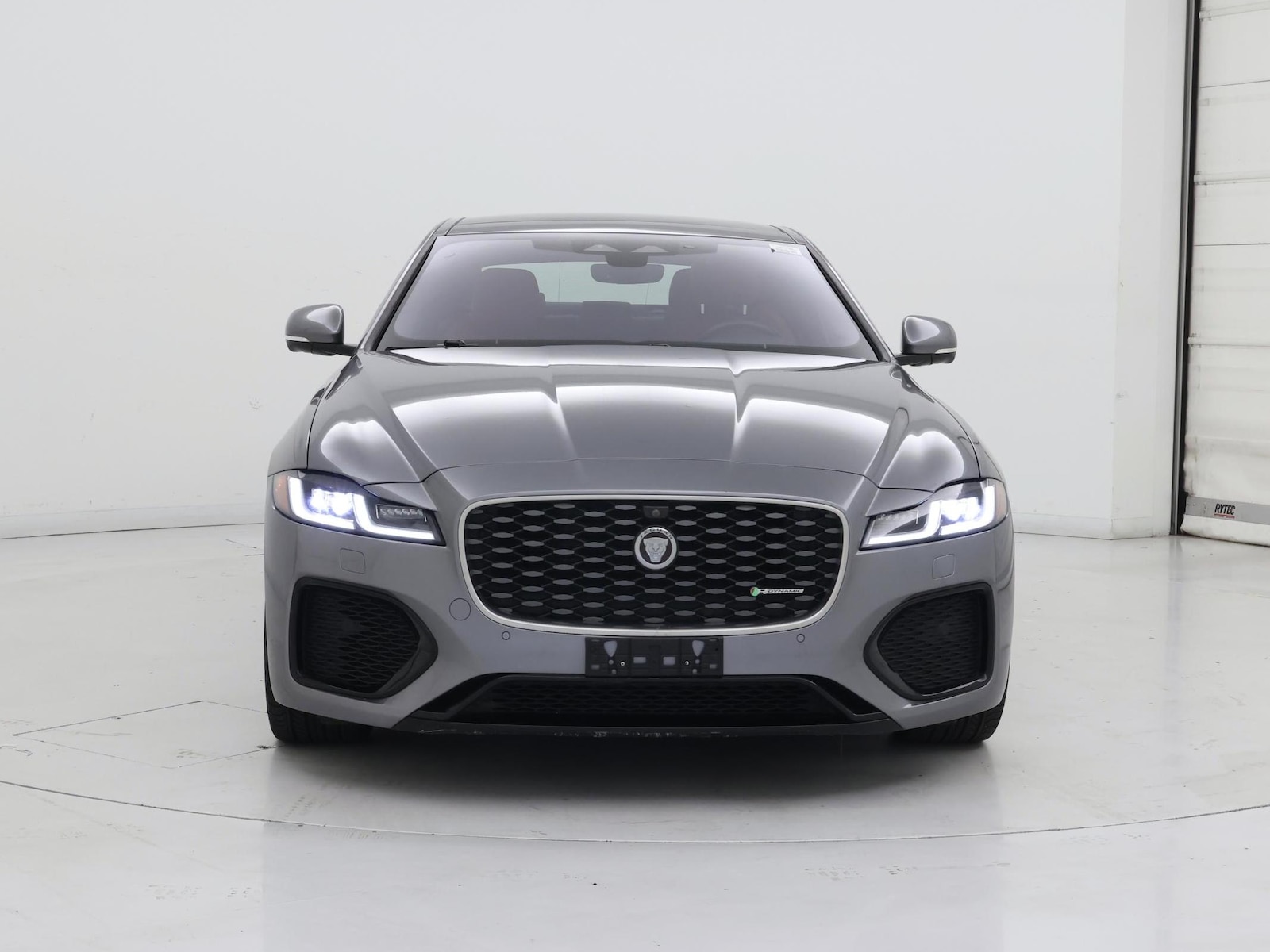 2021 Jaguar XF R-Dynamic SE - Photo 6