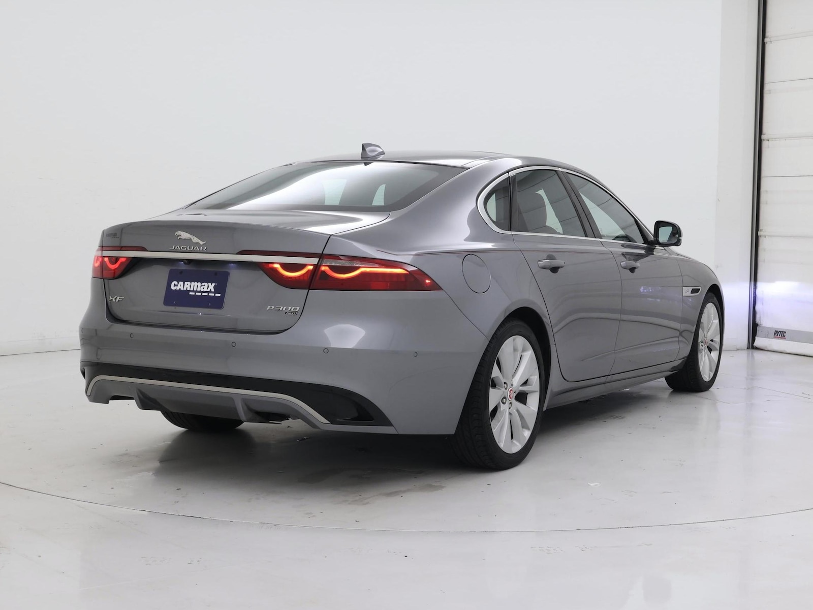 2021 Jaguar XF R-Dynamic SE - Photo 9