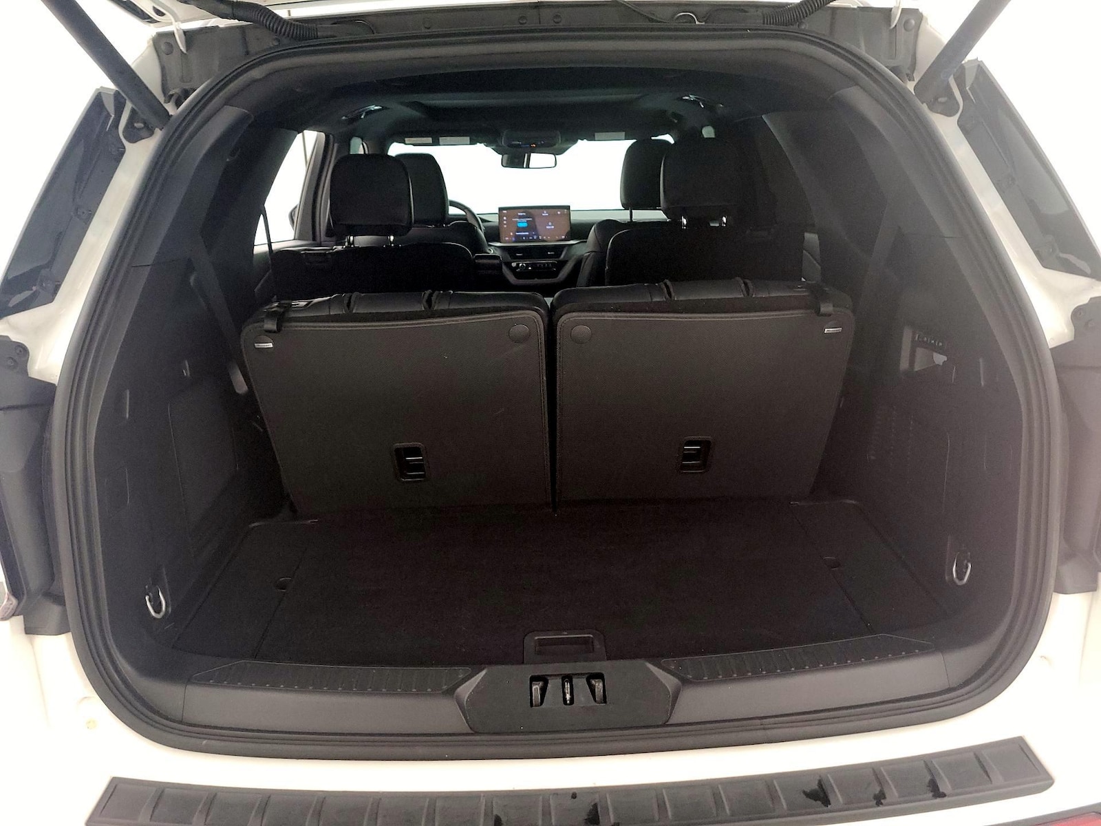 2025 Ford Explorer ST - Photo 19