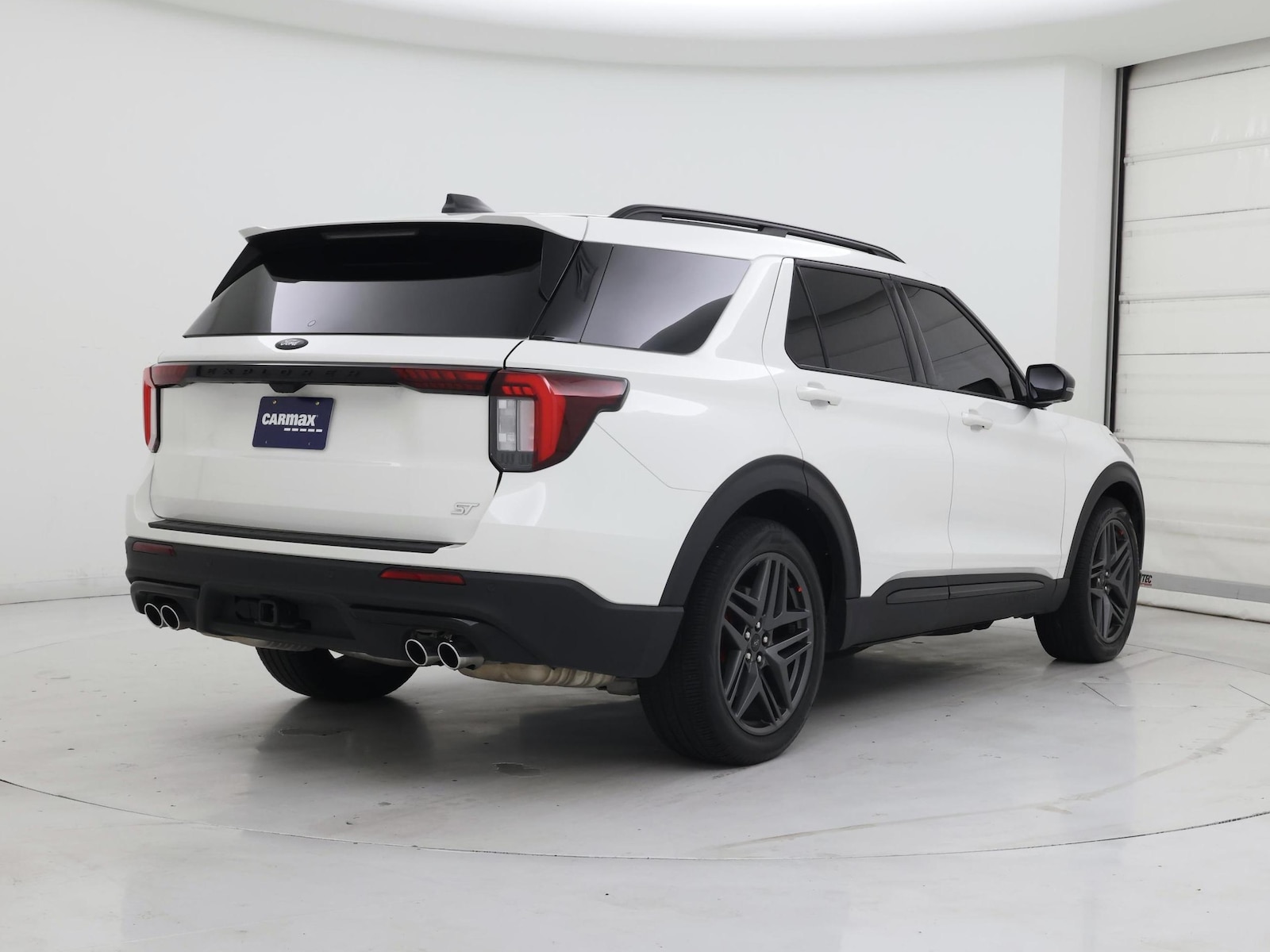 2025 Ford Explorer ST - Photo 9