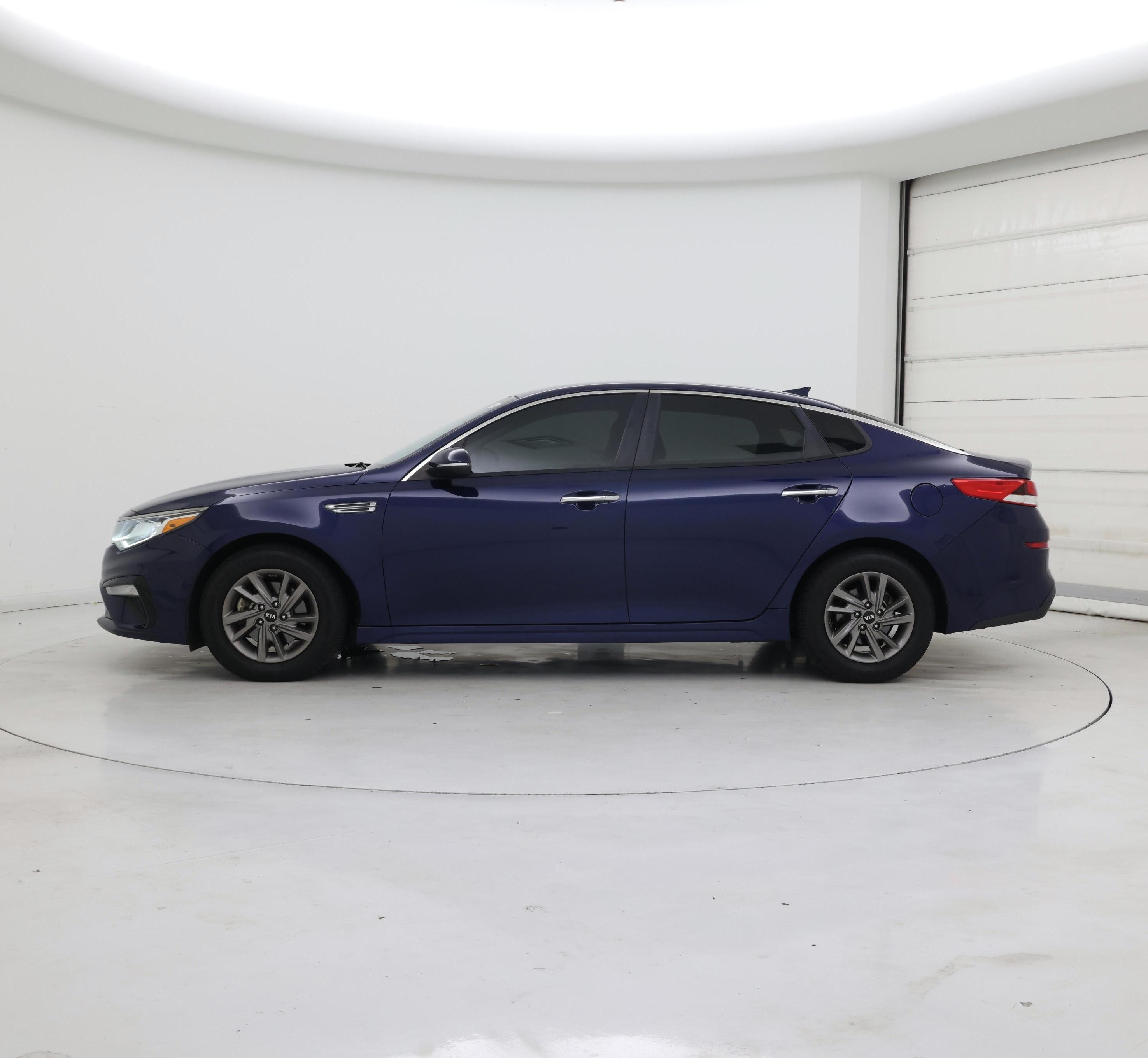 Thumbnail: 2020 Kia Optima - 3