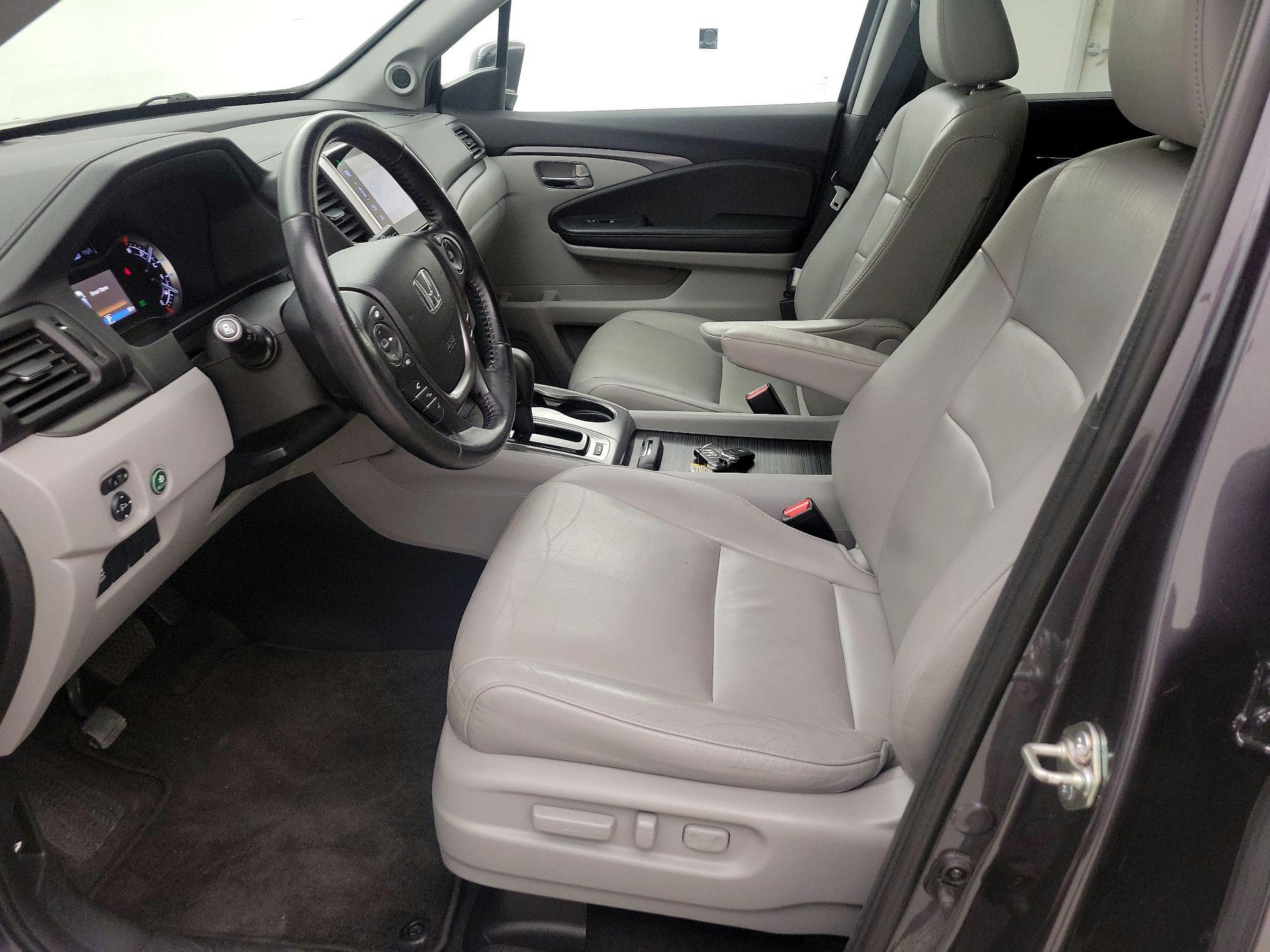 Thumbnail: 2016 Honda Pilot - 11