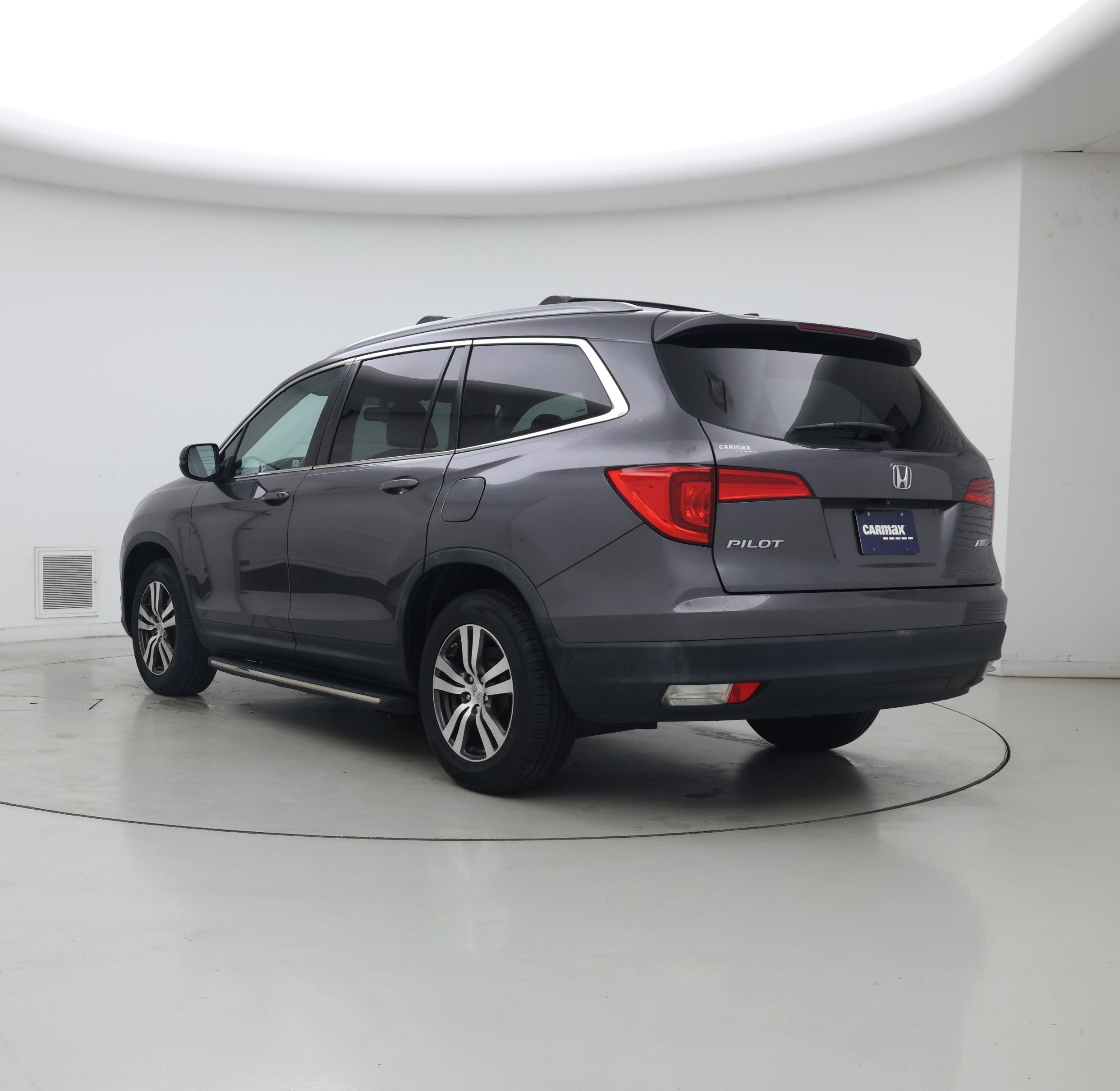 Thumbnail: 2016 Honda Pilot - 2