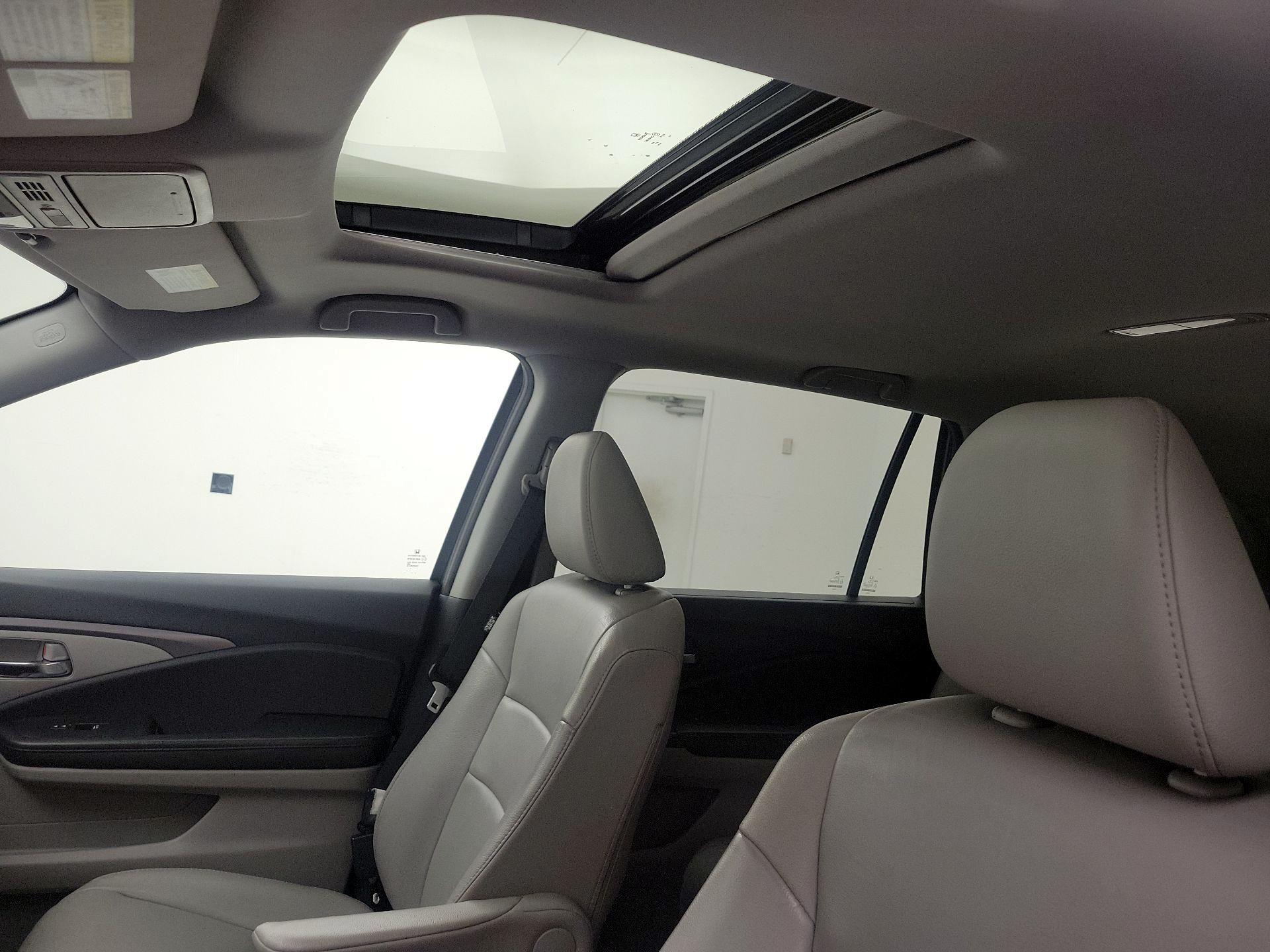Thumbnail: 2016 Honda Pilot - 20
