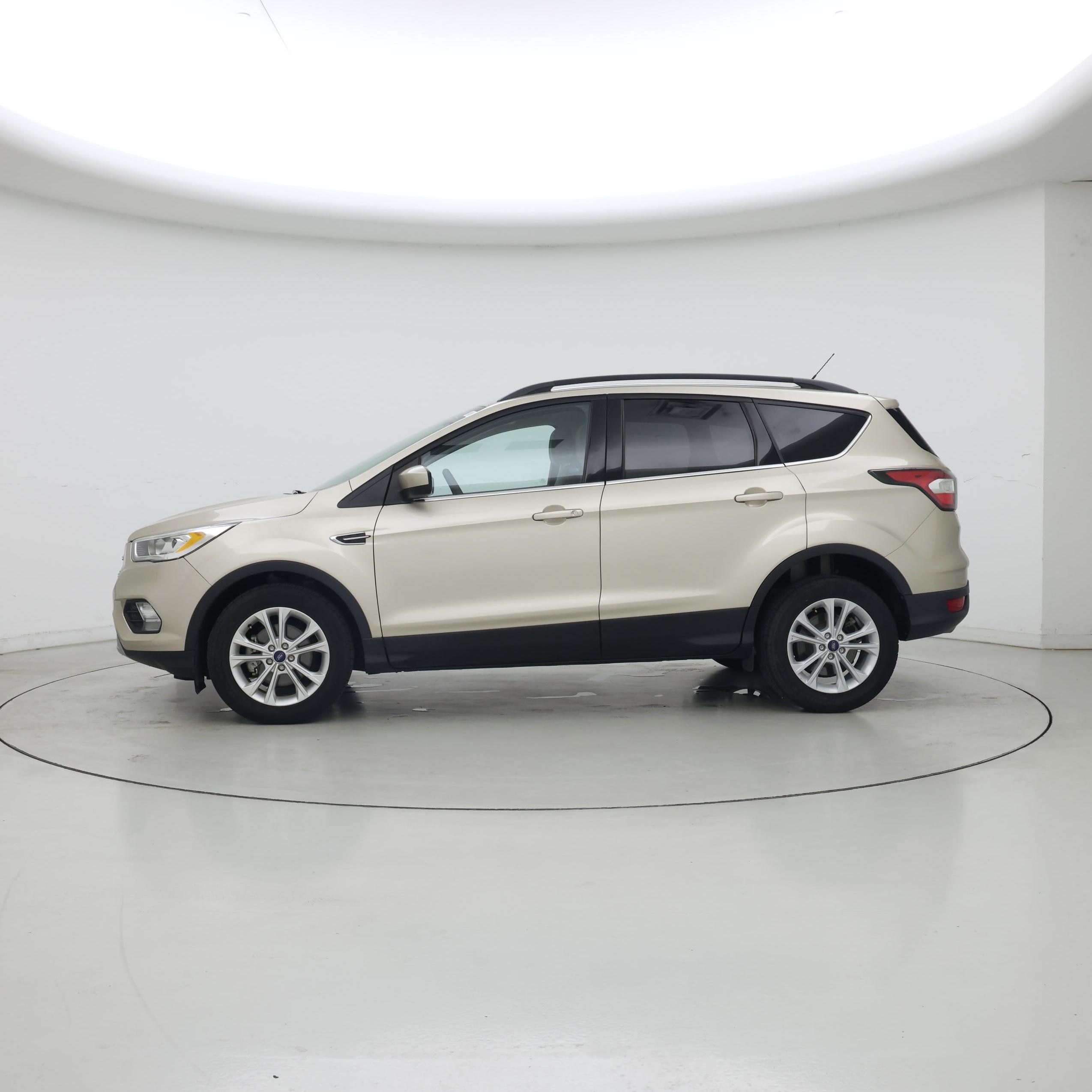 Thumbnail: 2017 Ford Escape - 3
