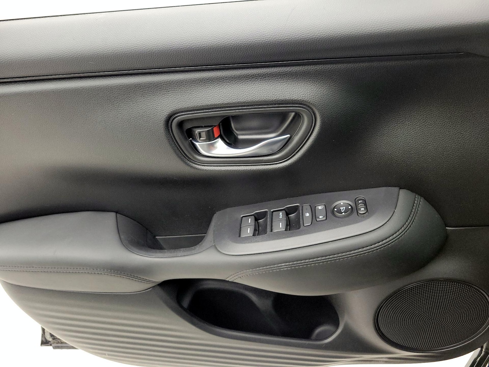 2025 Honda HR-V LX - Photo 13