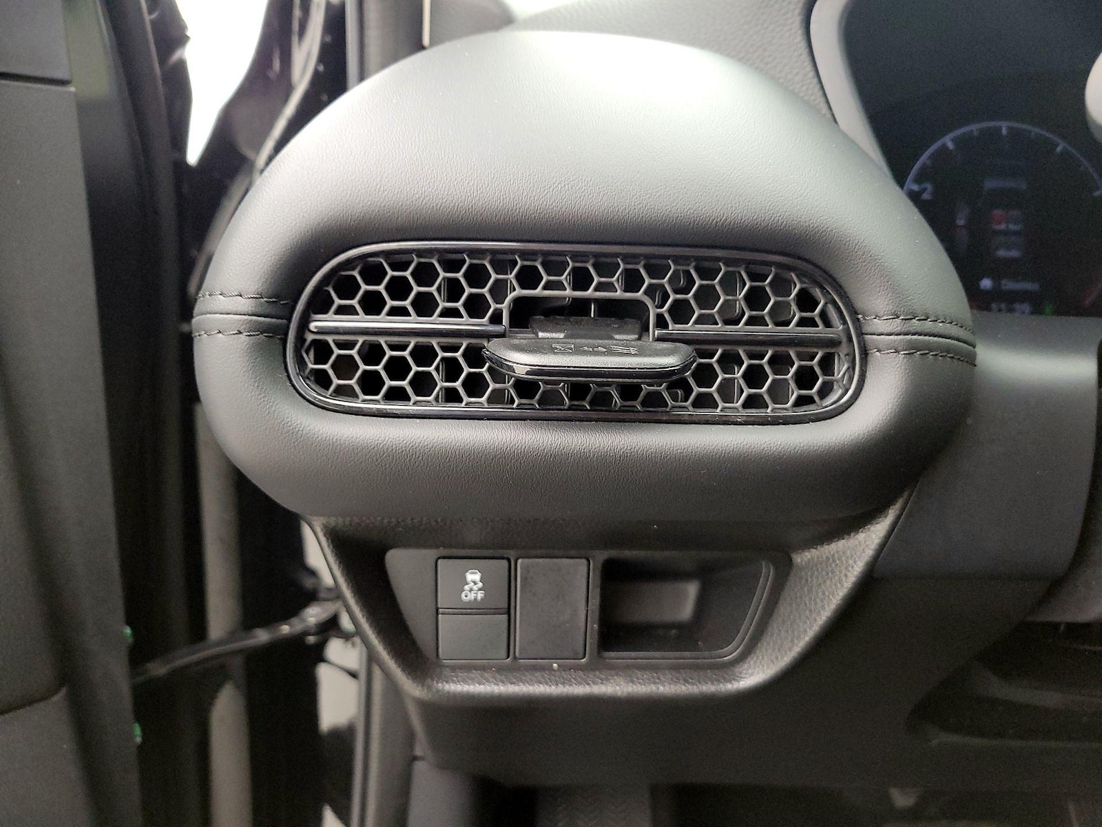 2025 Honda HR-V LX - Photo 14