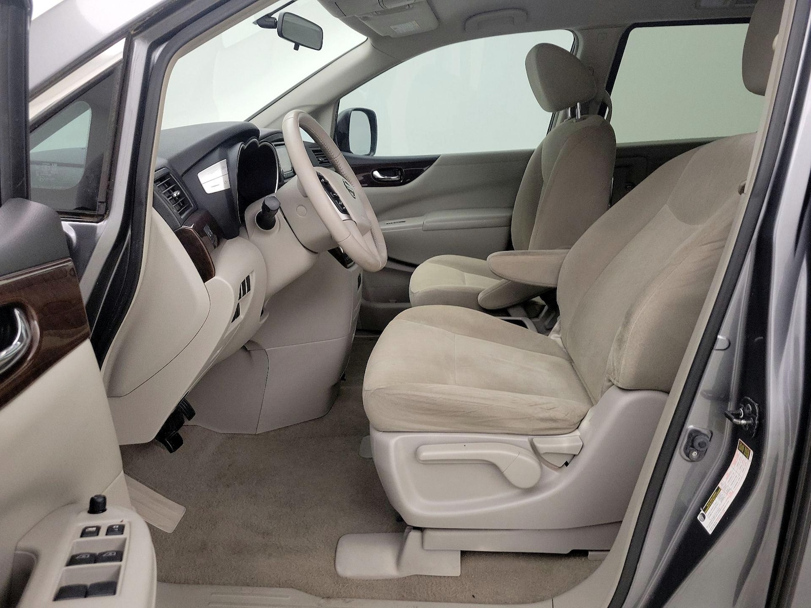 2016 Nissan Quest SV - Photo 12