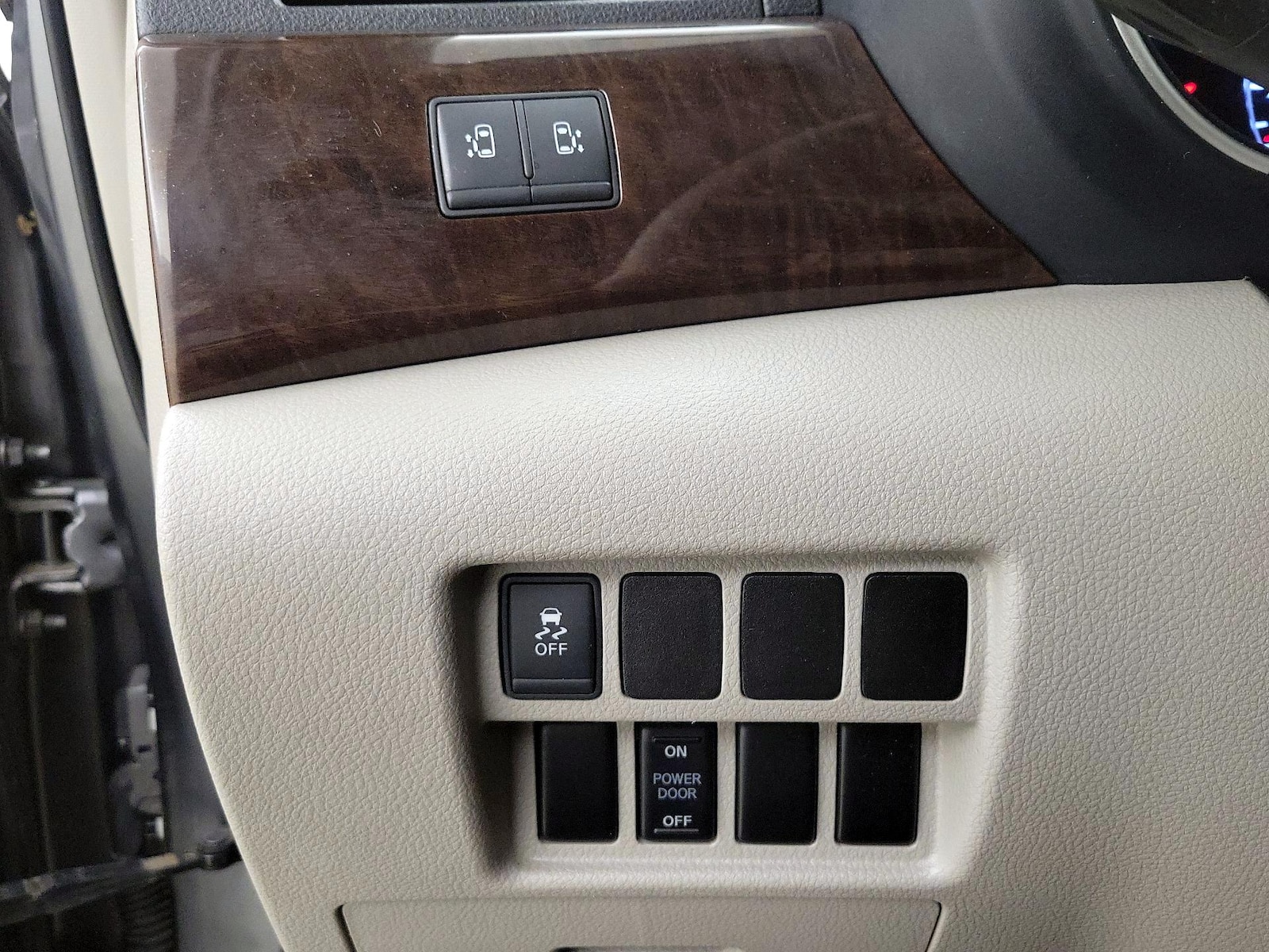 2016 Nissan Quest SV - Photo 14
