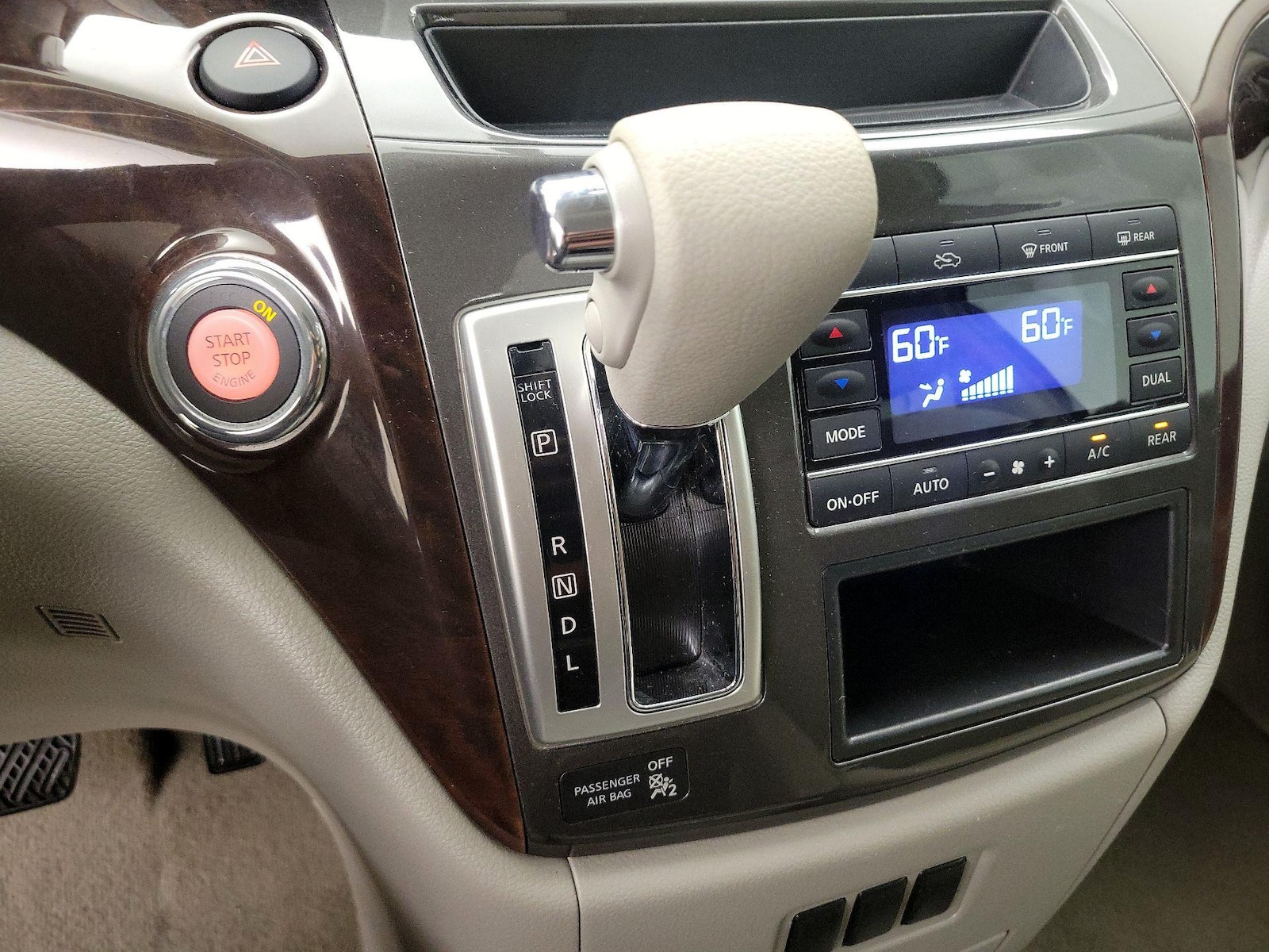 2016 Nissan Quest SV - Photo 18