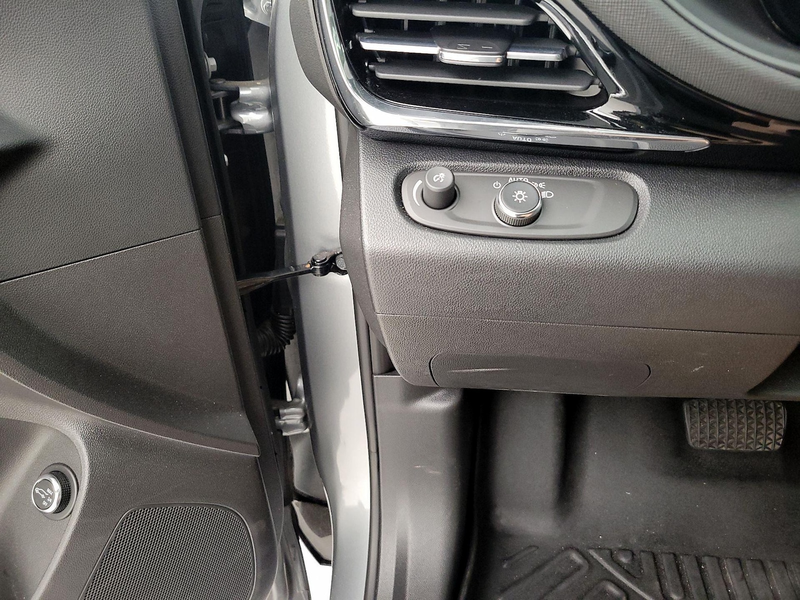 2025 Buick Envista Sport Touring - Photo 14