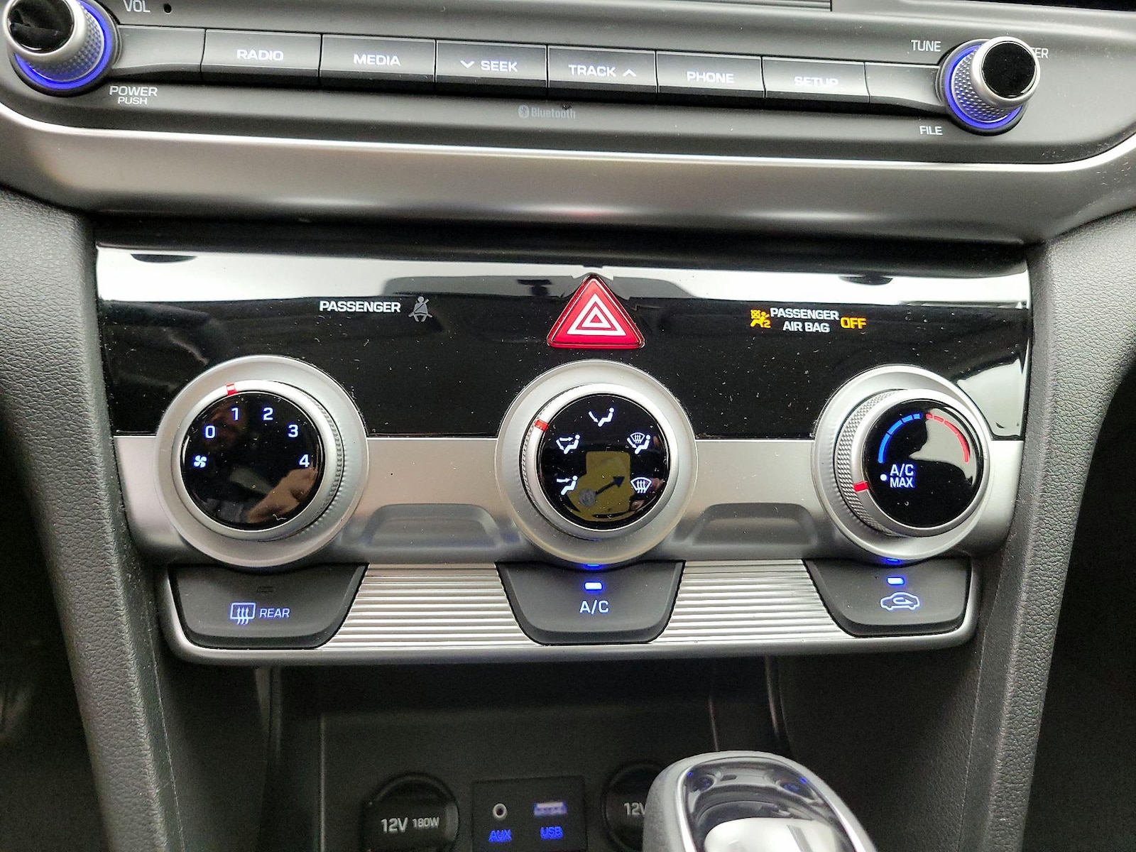 2019 Hyundai Elantra SE - Photo 17