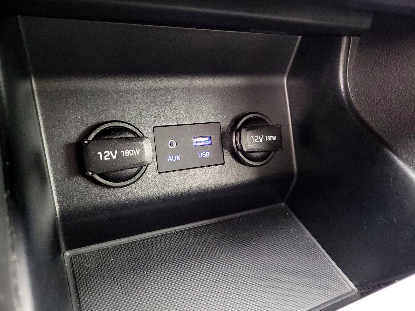 2019 Hyundai Elantra SE - Photo 19