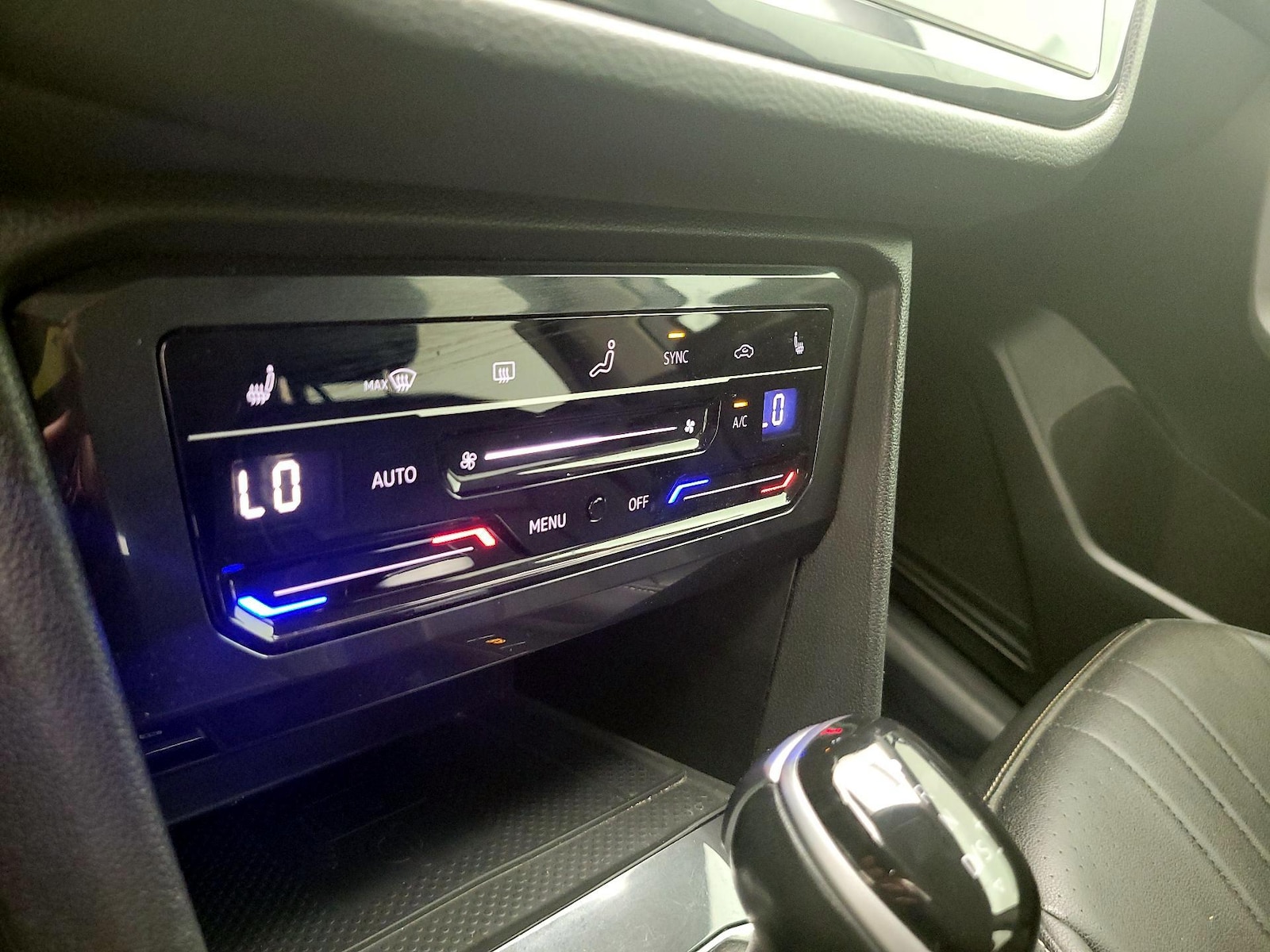 2024 Volkswagen Tiguan SE - Photo 17